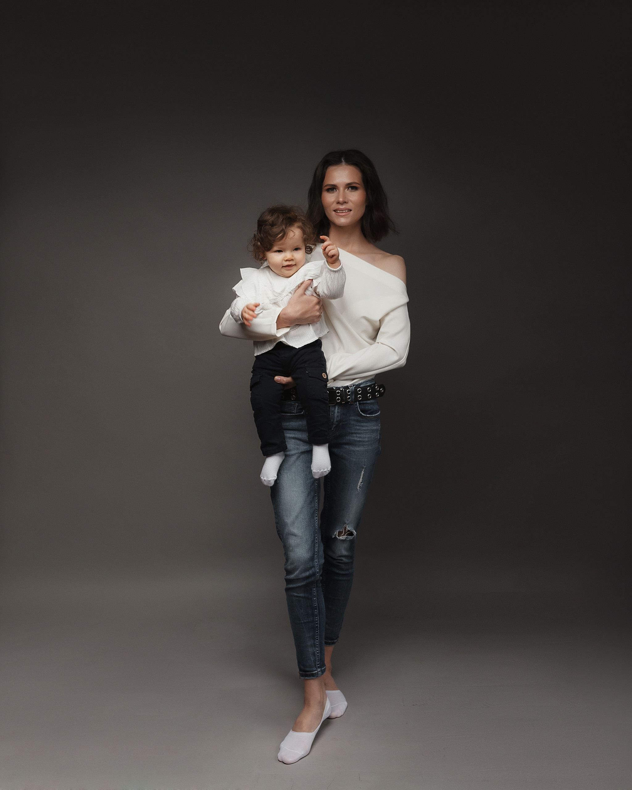 Мама, папа и лапочка дочка. Студия. Фотограф в Кумертау Уфа Мелеуз Салават Александра Сапрыкина