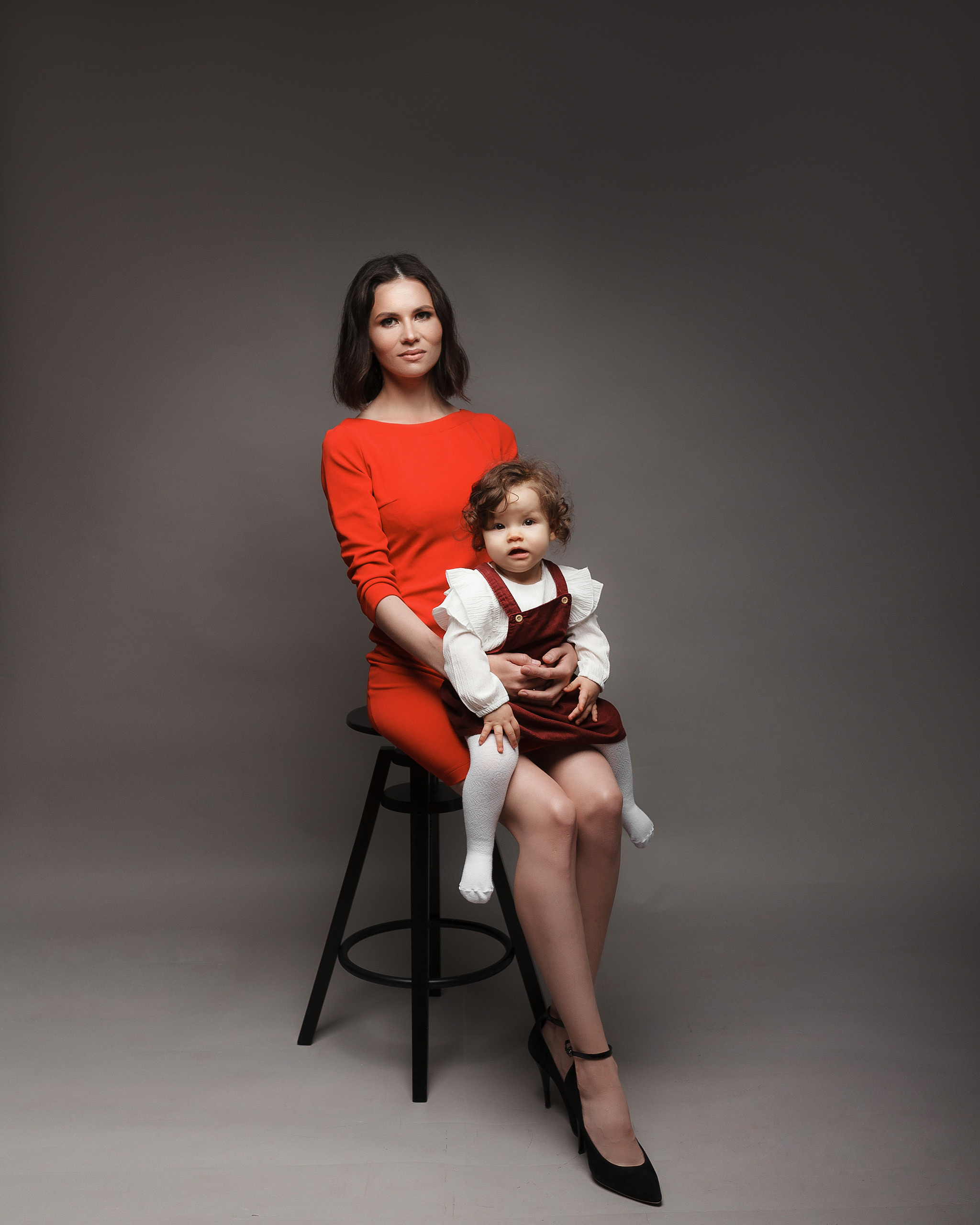 Мама, папа и лапочка дочка. Студия. Фотограф в Кумертау Уфа Мелеуз Салават Александра Сапрыкина