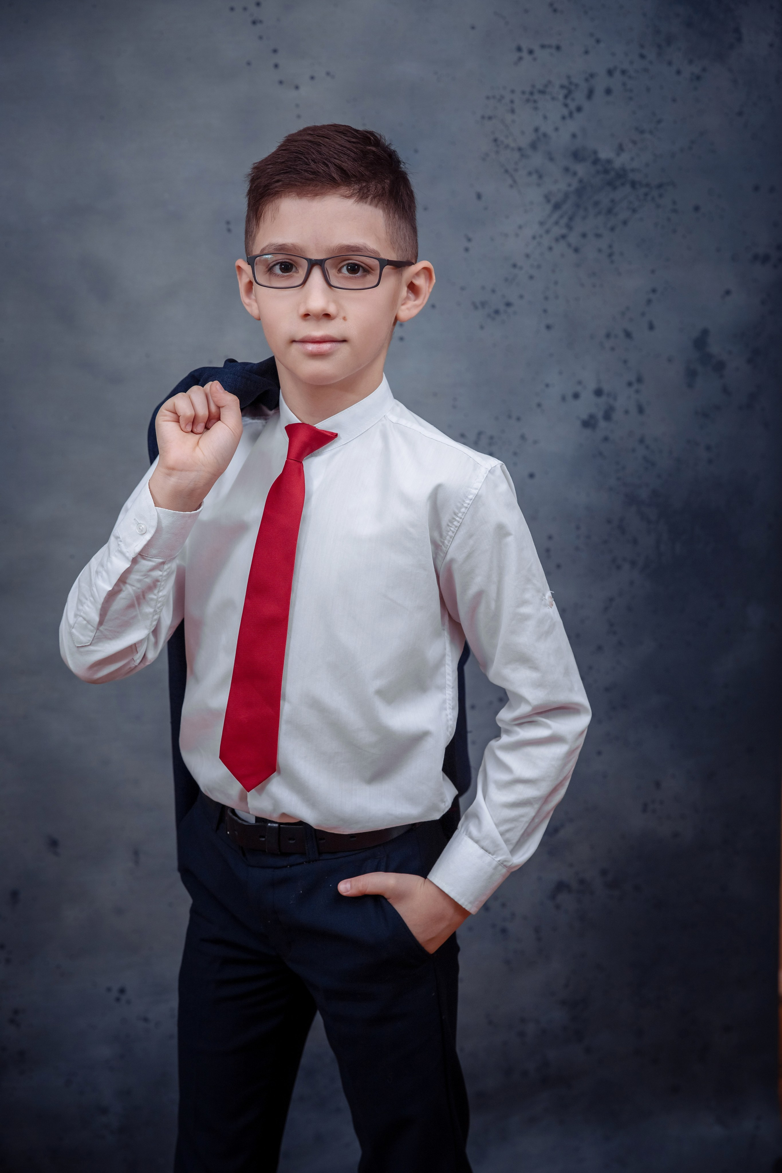 Начальные классы. Выпускные школьные фото­альбомы для школ и детских садов в Волгограде и Волжском