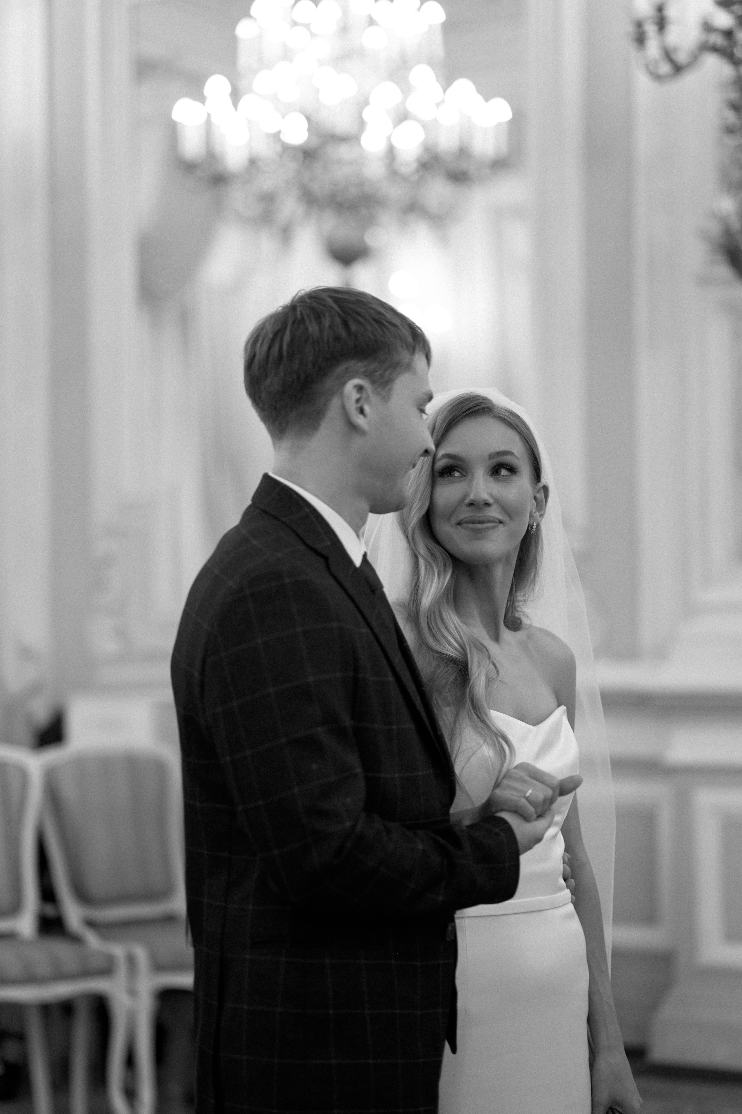 Свадебная фотосессия в Дворце Бракосочетания № 1. Сестры Карабаза. Фотографы и ретушеры в Москве и Санкт-Петербурге