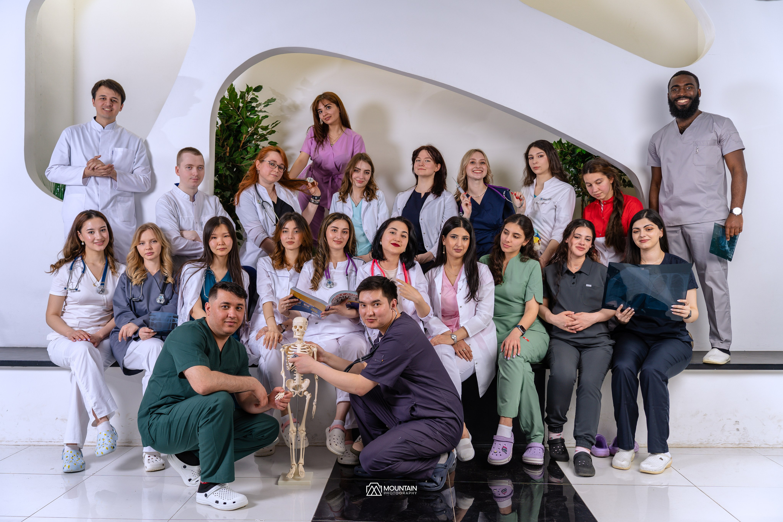 Doctors Graduation. Я занимаюсь событийной, свадебной, товарной, студийной… фотографией