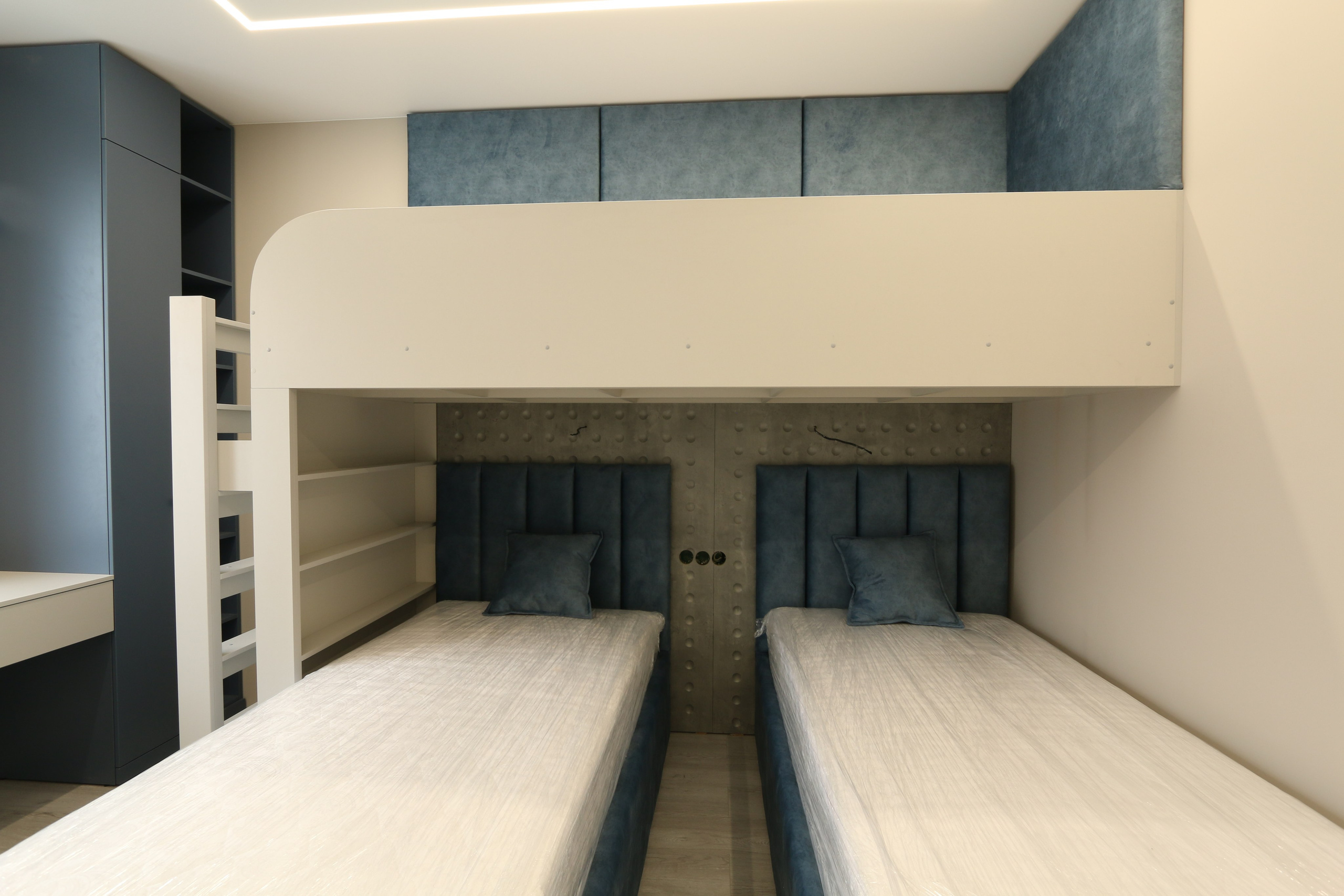 Ул. Гурьевская улица, 177/1. Мебельное ателье РАУМАН