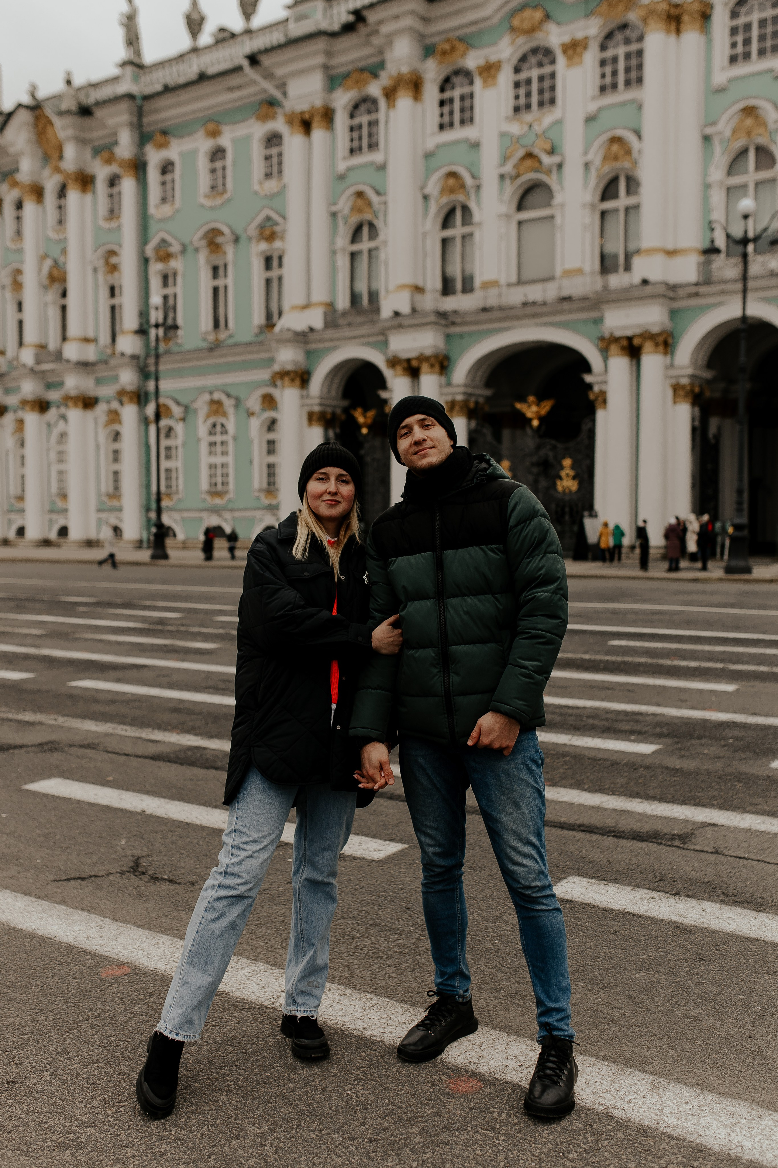 Поцелуй у Эрмитажа. Фотограф в Санкт-Петербурге Лиза Семченкова