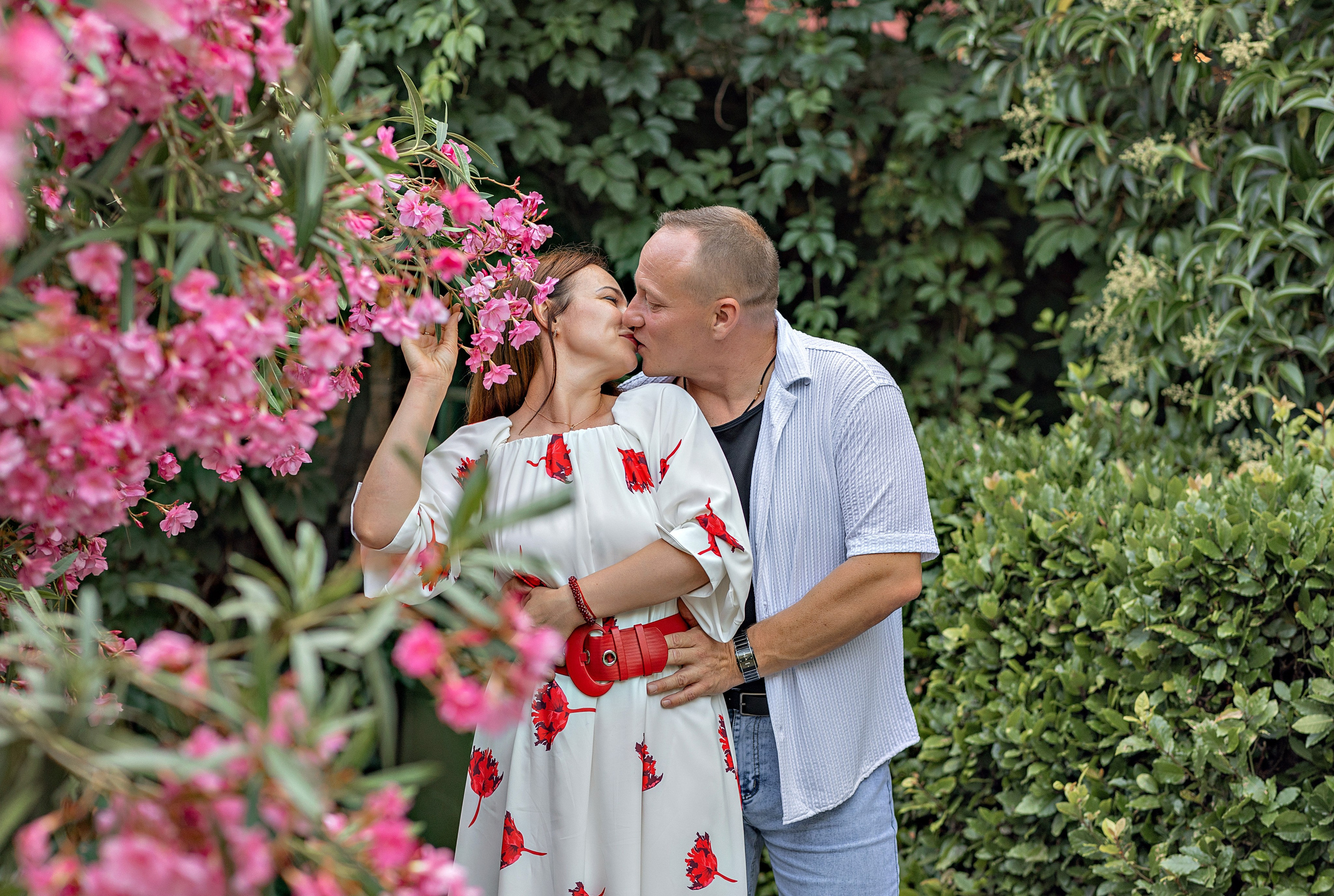 Выездные фотосессии. Съемка для влюбленных. Фотограф-стилист Крым Прокат одежды в Крыму. Фотосессии в Крыму