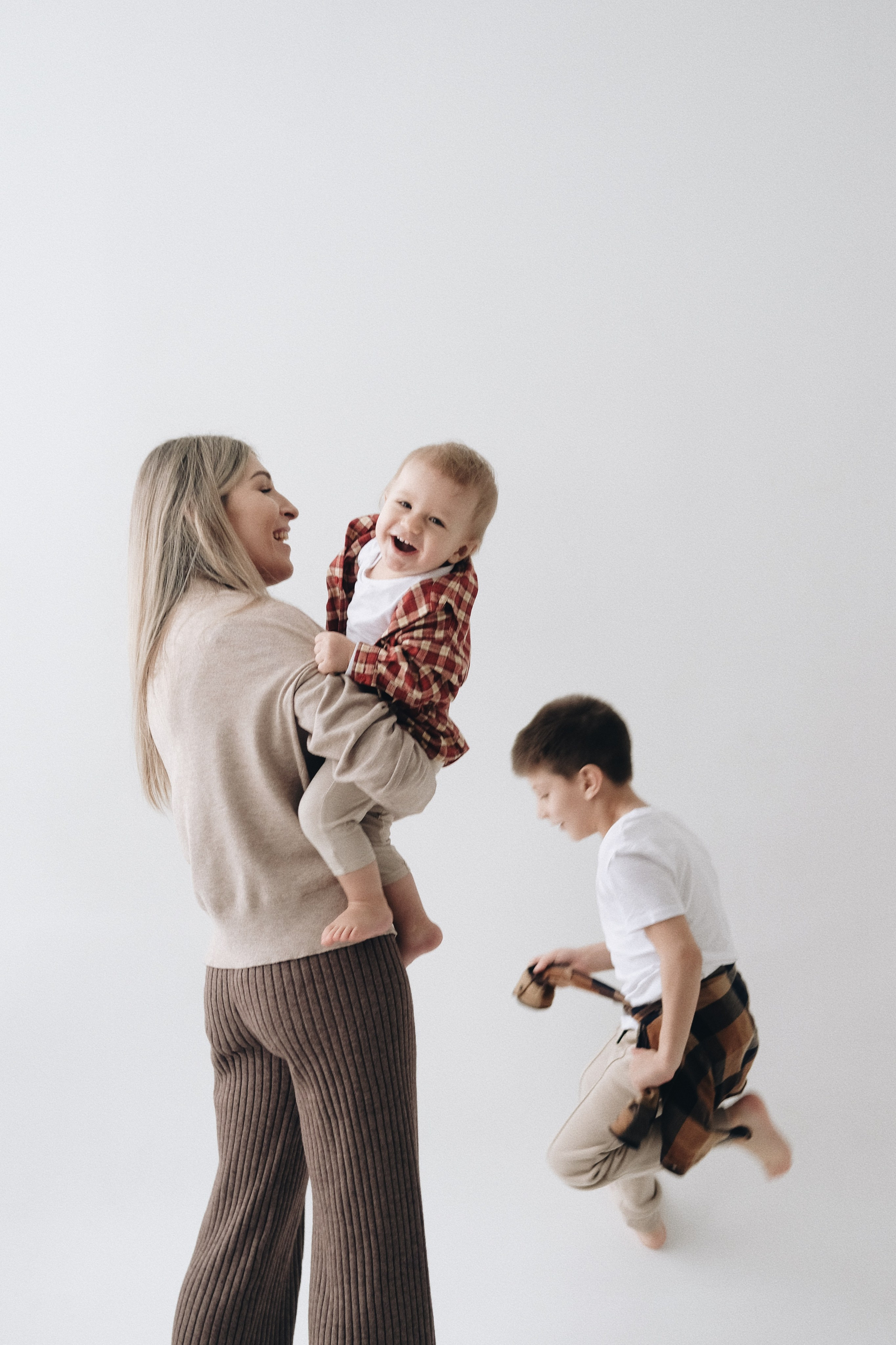 КАТЯ С ПАРНЯМИ. КРИСТИНА ГУСЬКОВА