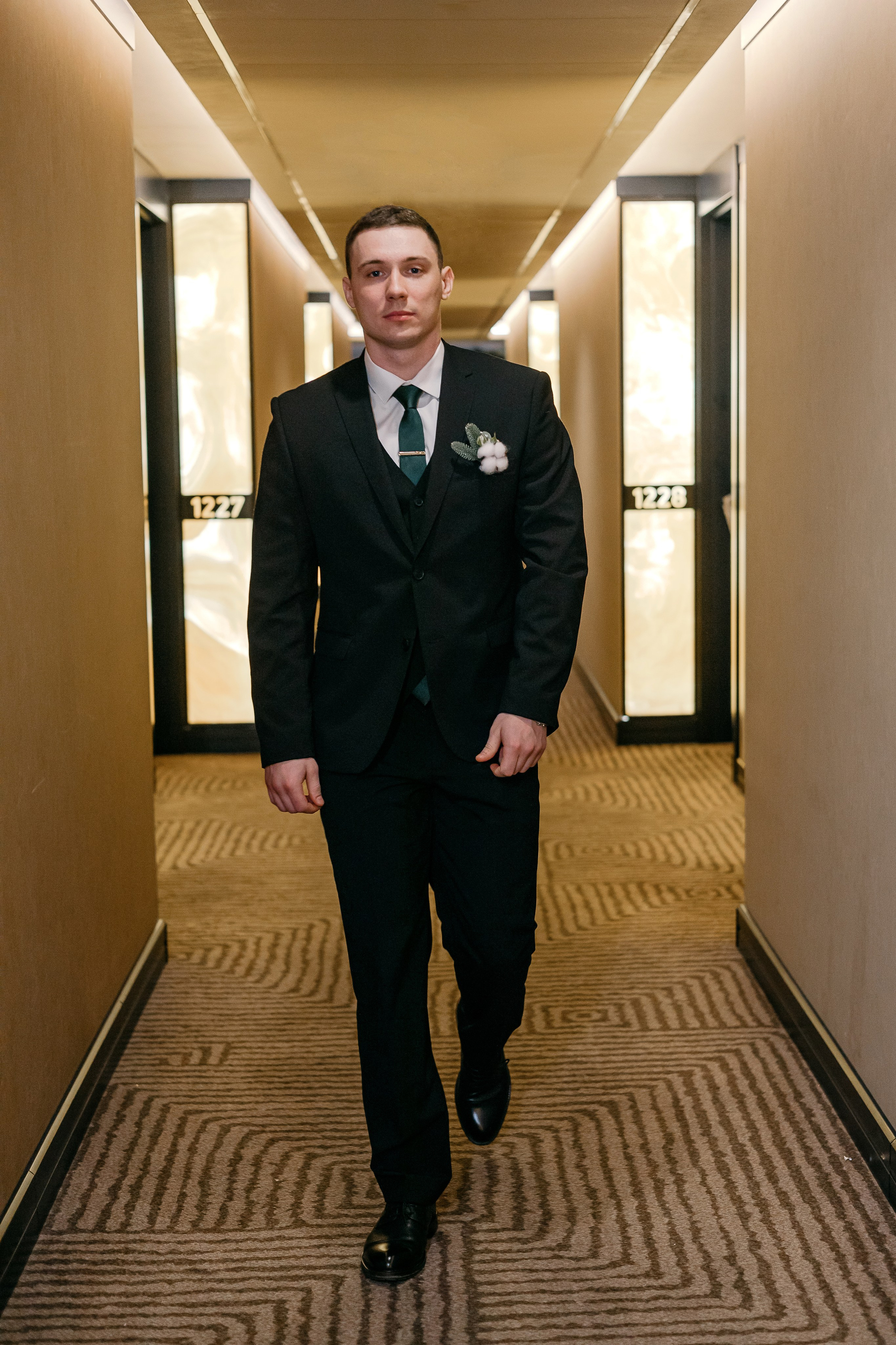 Свадебная фотосессия в Moscow Marriott Imperial Plaza. Свадебный фотограф Кирилл Шустров