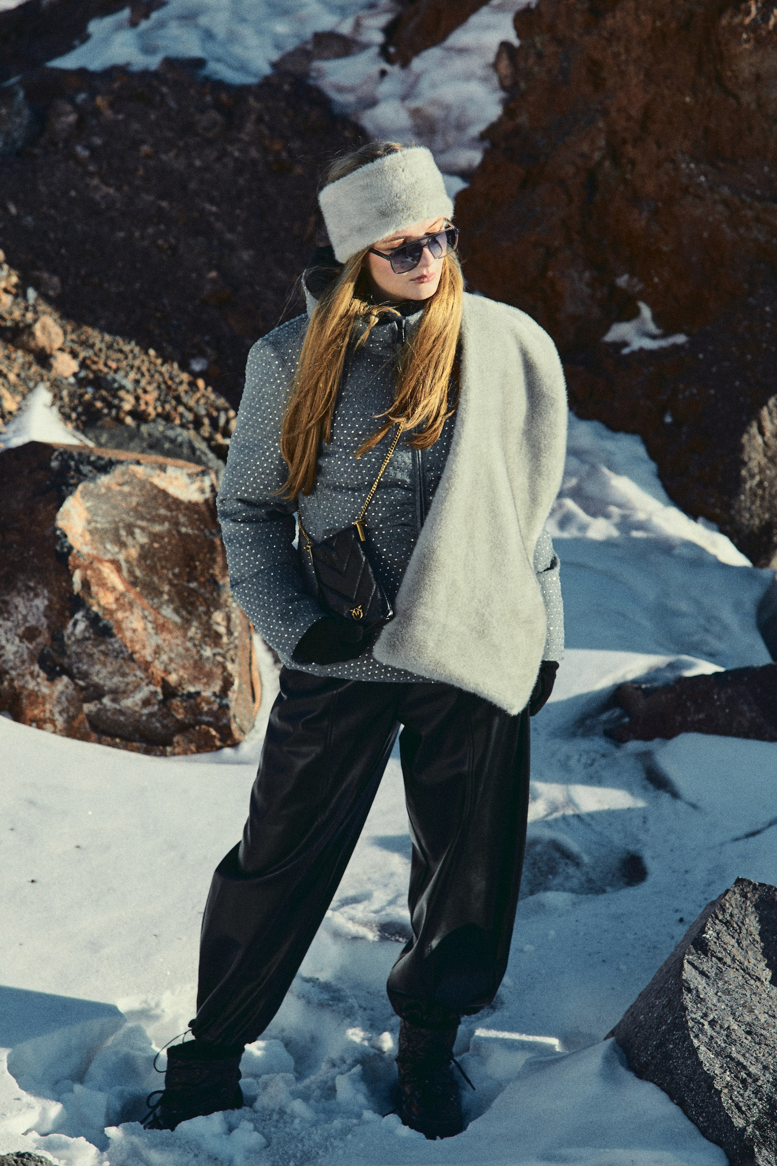 Съемка для бренда одежды в горах под ключ. Фотограф Продюсер в горах КБР / Москва  Нальчик Горы