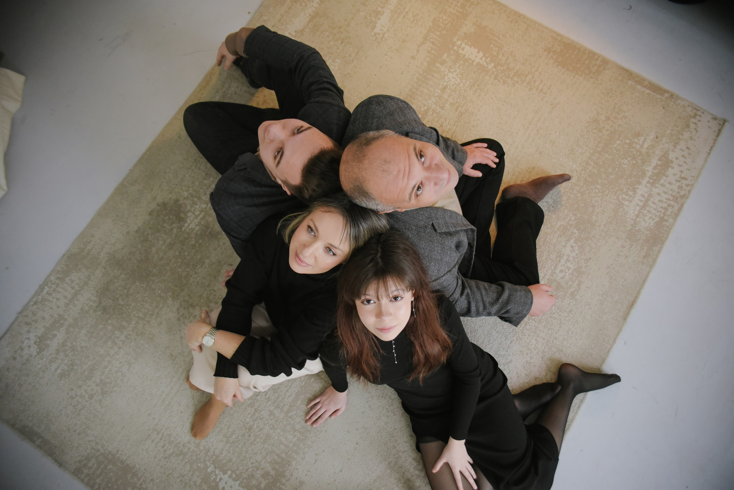 Молодые родители и взрослые дети. Фотограф Лола Волна, город Москва