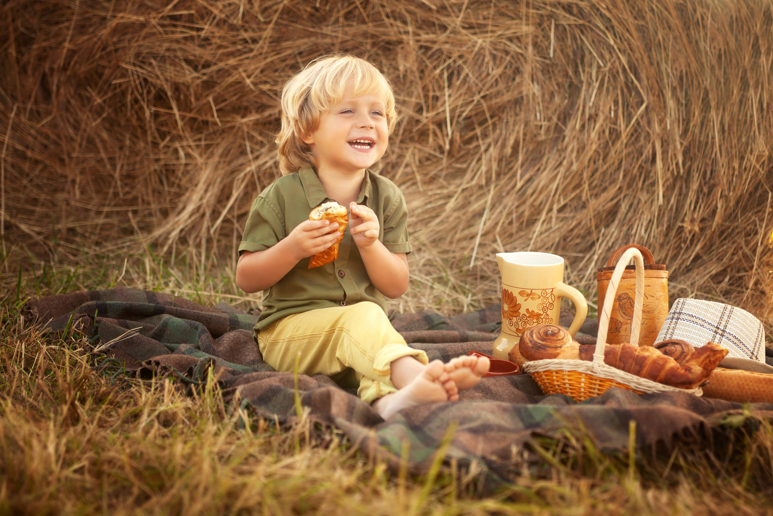 Славик. Фотограф Антонина Свешникова. ВЫПУСКНЫЕ ФОТОКНИГИ для детских садов и школ. Москва, Владимир