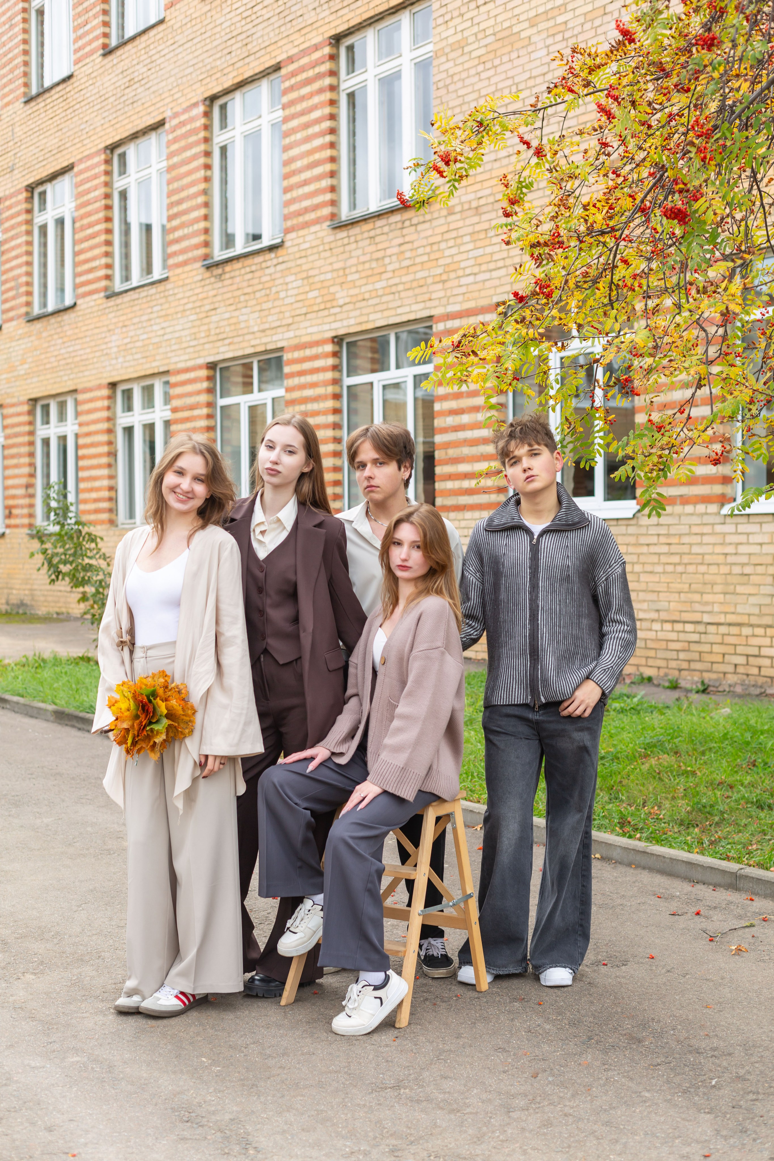 Съемка у школы. Семейный и детский фотограф Анна Петракова