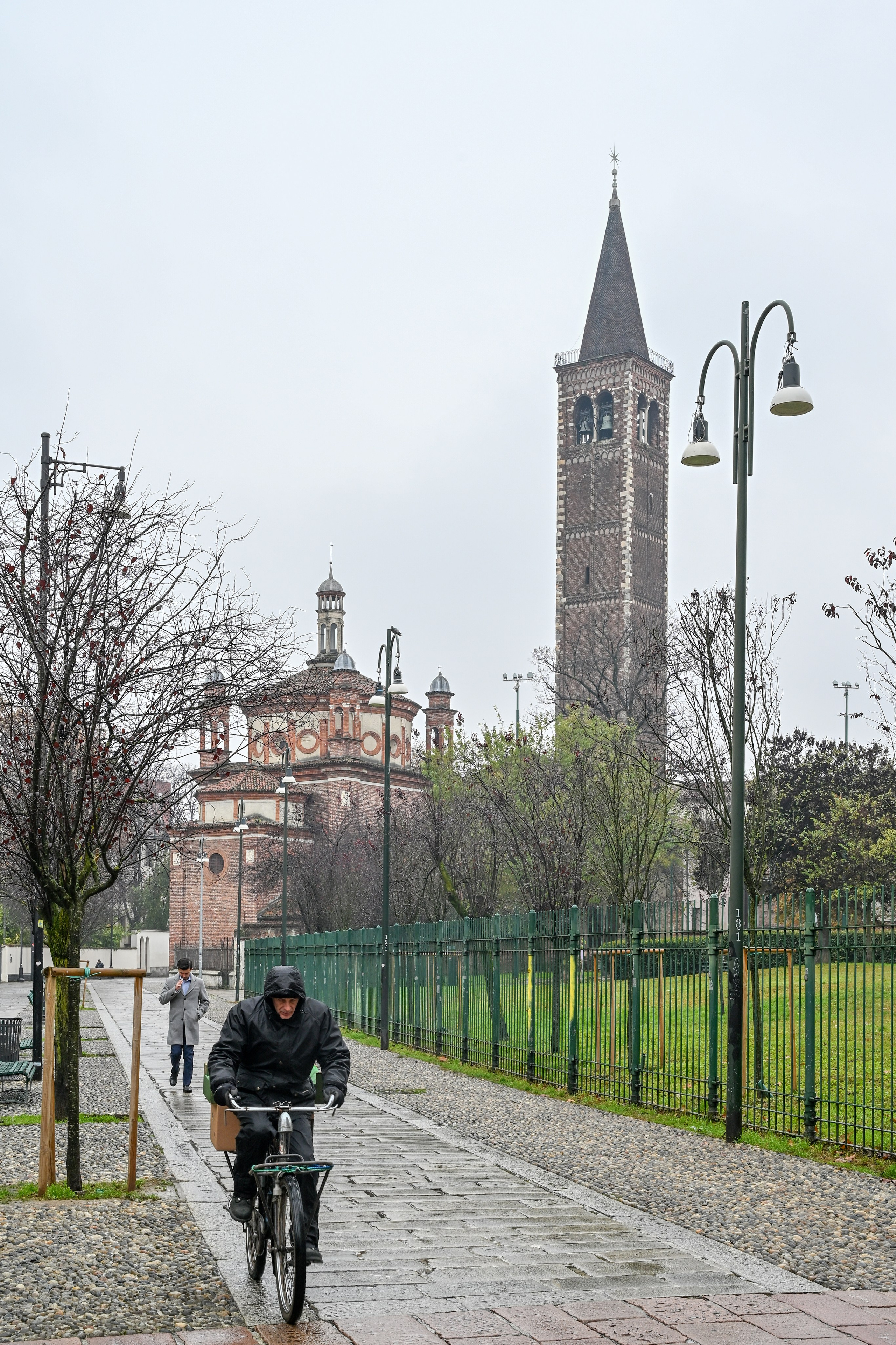 Milano: Navigli, City, Trams. Фотограф Минск