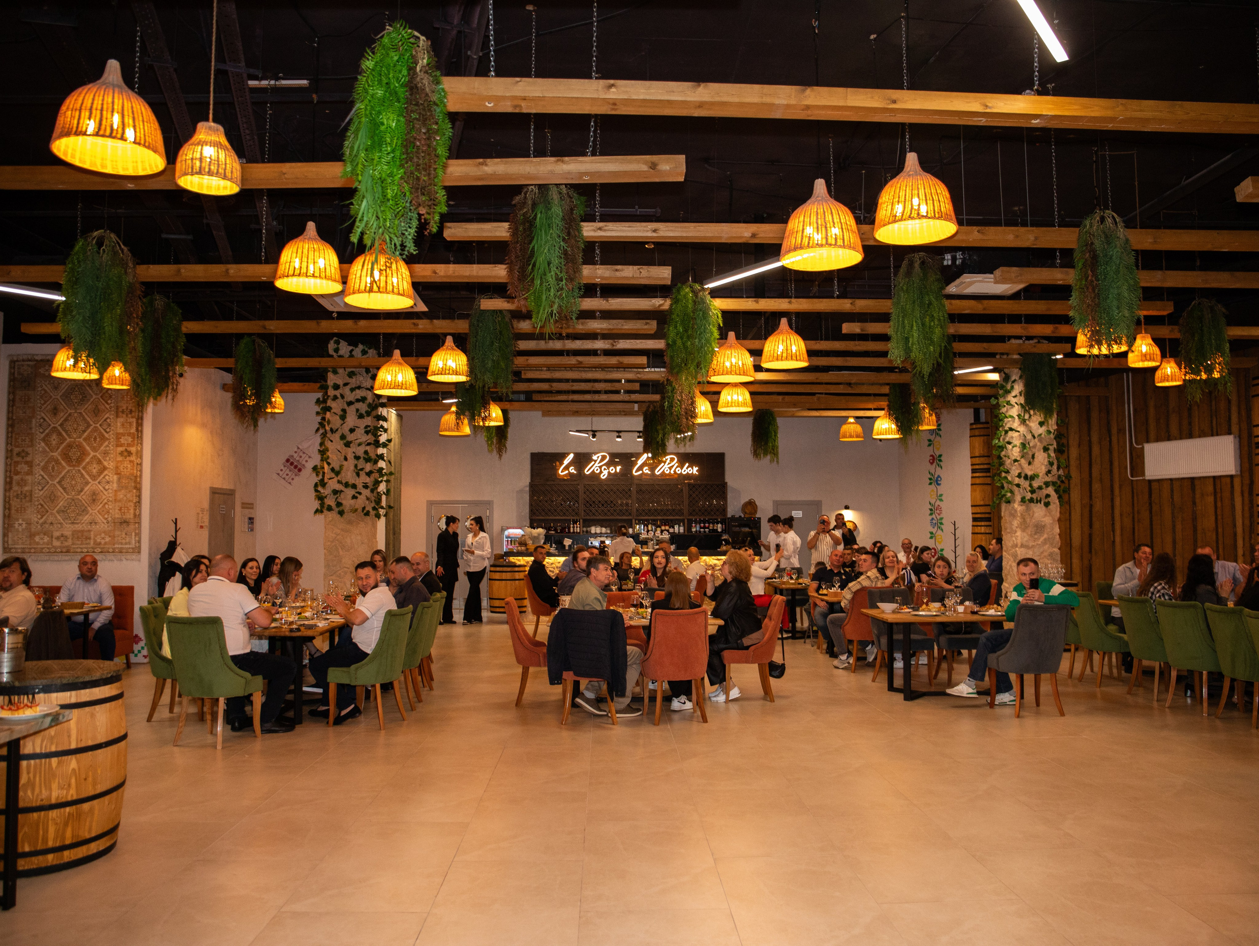 Открытие молдавского ресторана. Свадебный и семейный фотограф в Москве Мила Широких