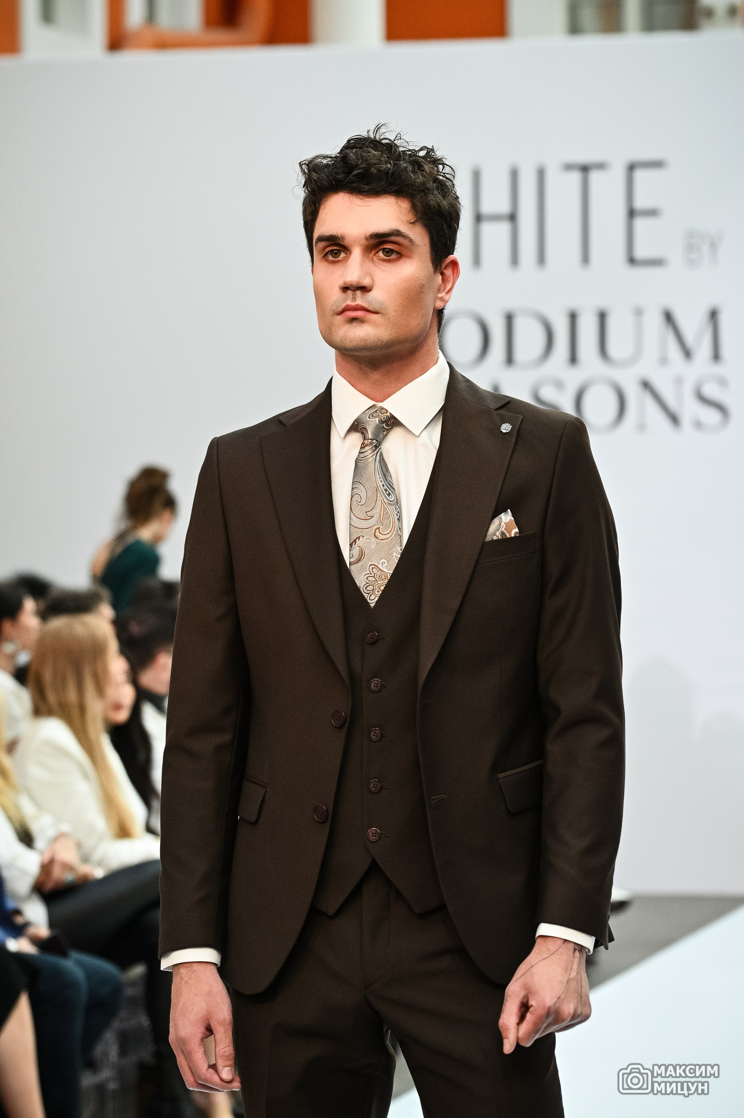 Модные показы. Фотограф Максим Мицун. Портрет, свадьба, репортаж, каталог