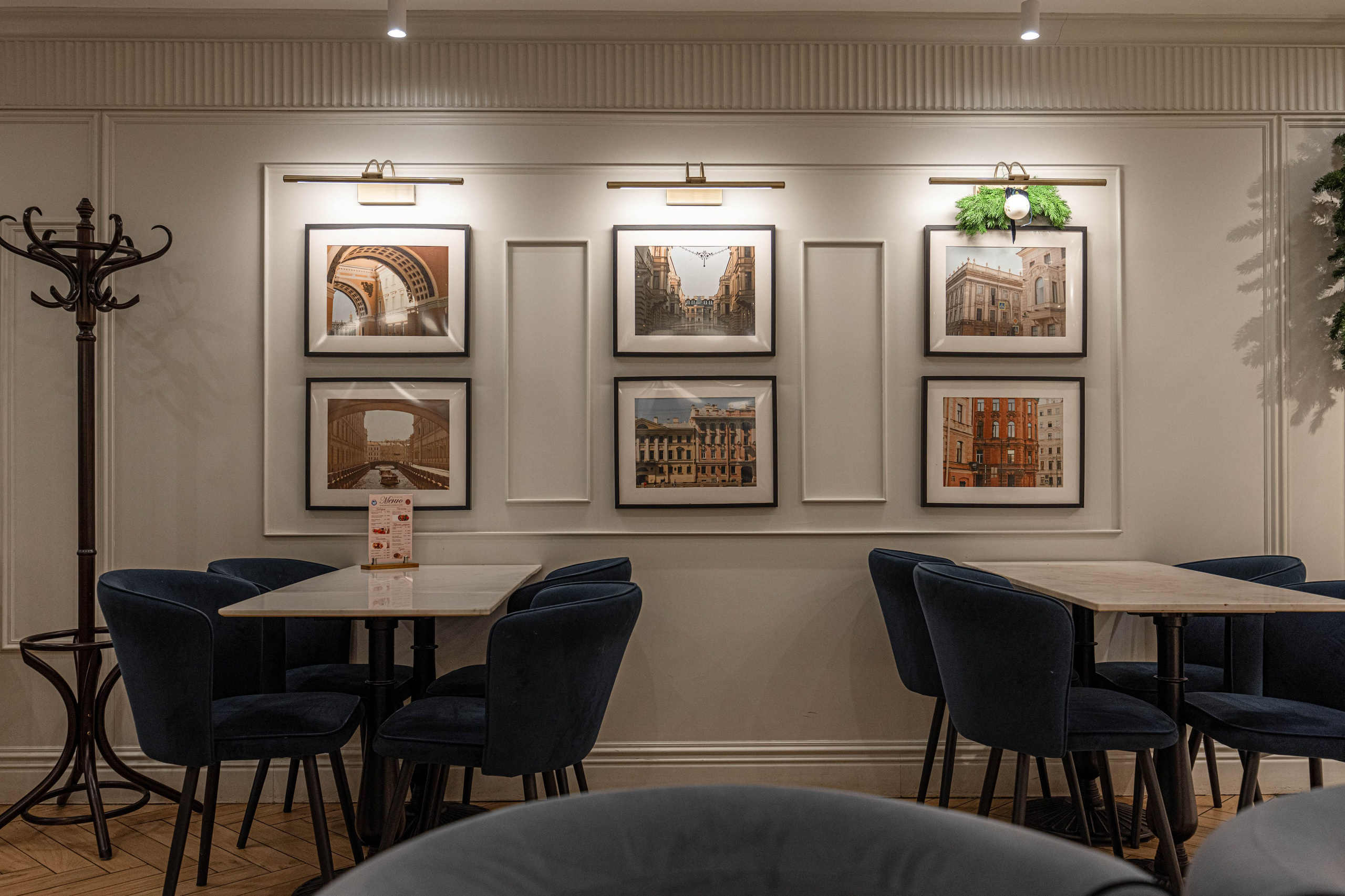 Фотосъемка освещения Maytoni в кафе Север. Интерьерный и репортажный фотограф в Санкт-Петербурге