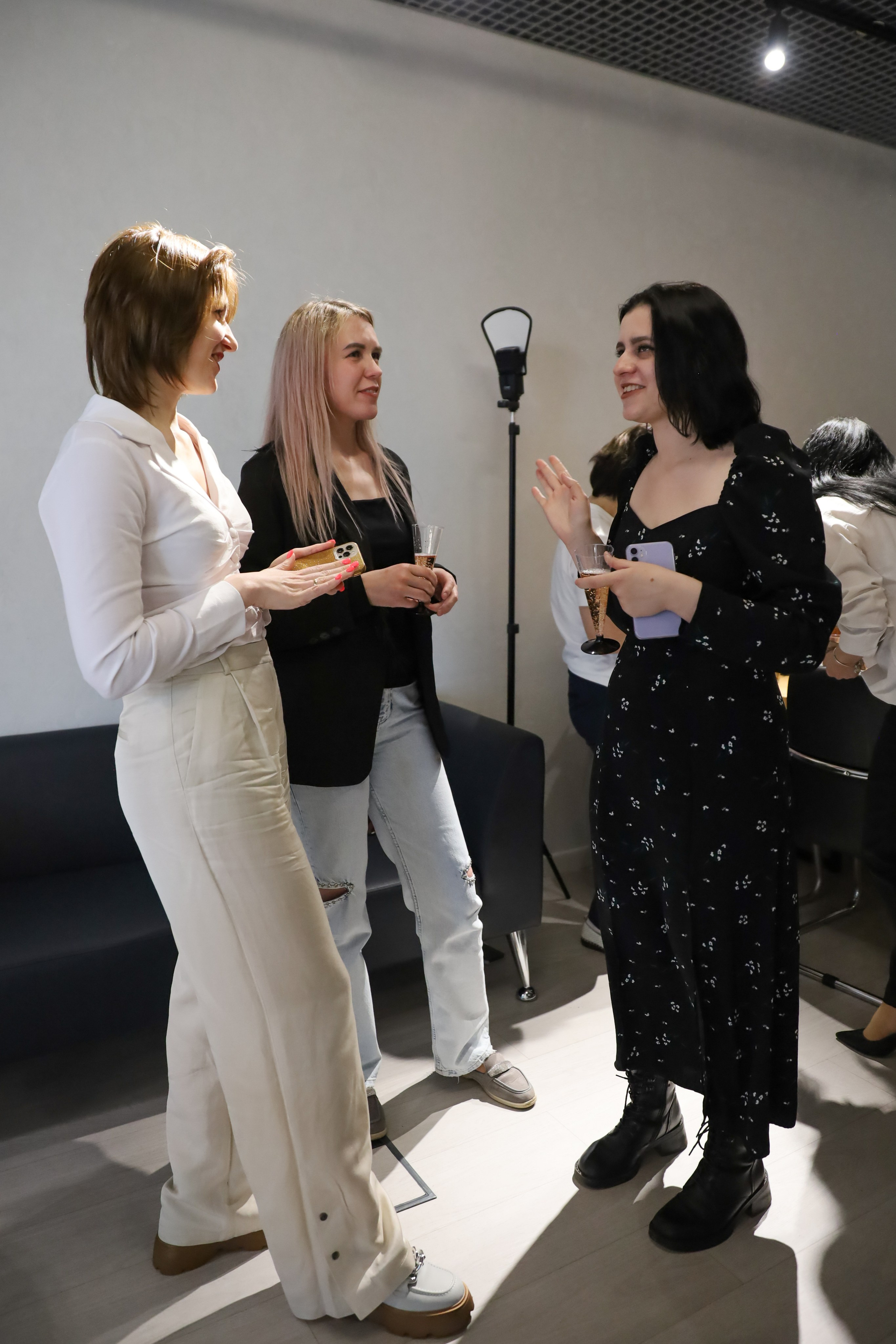 КОНФЕРЕНЦИЯ ВЫПУСКНИКОВ ШКОЛЫ ПРОДЮСИРОВАНИЯ АННЫ НОВИКОВОЙ. Фотограф мероприятий Ирина Каширина