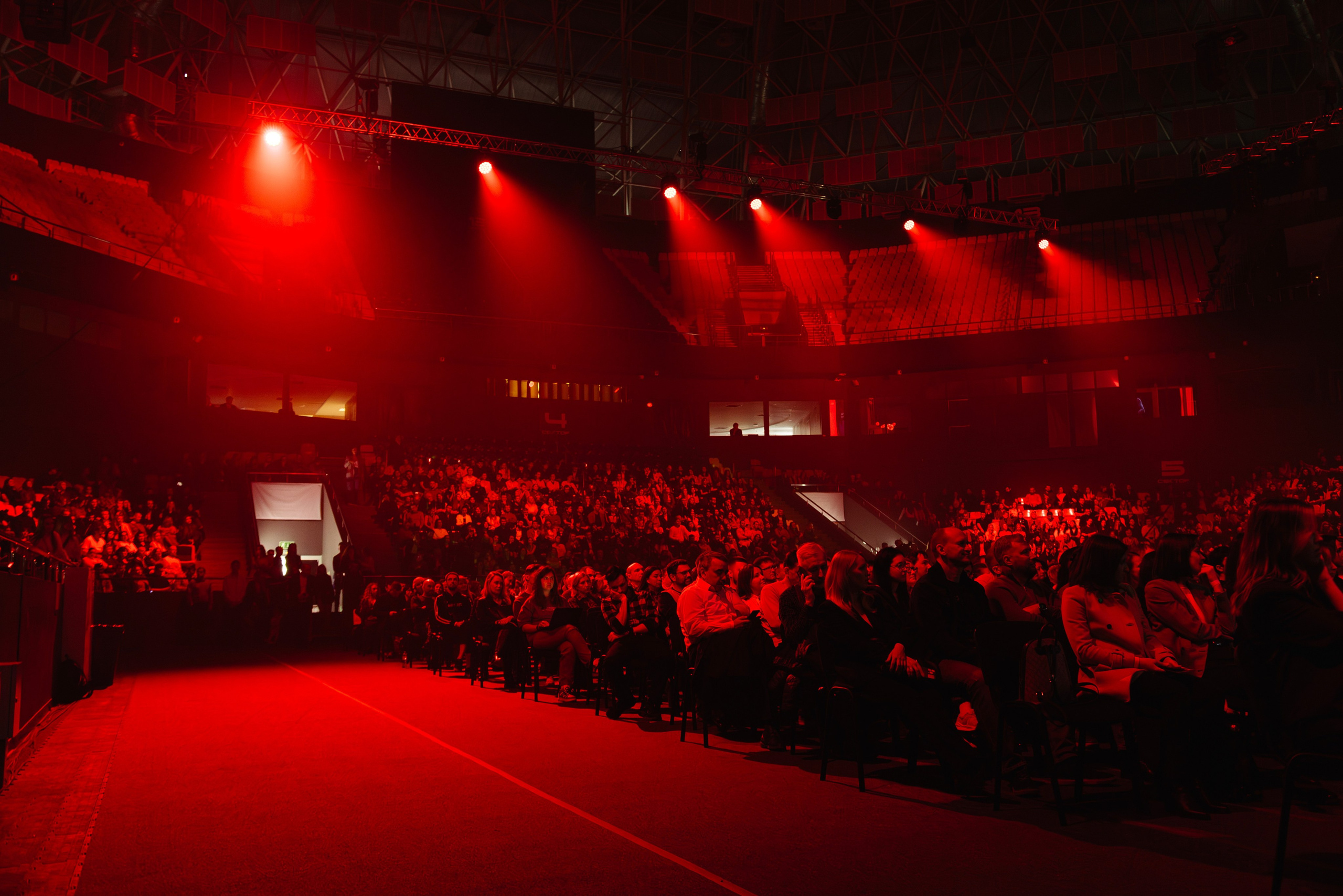 Альфа Конфа 2026. Артур Иликчян — Wedding & Event фотограф в Краснодаре