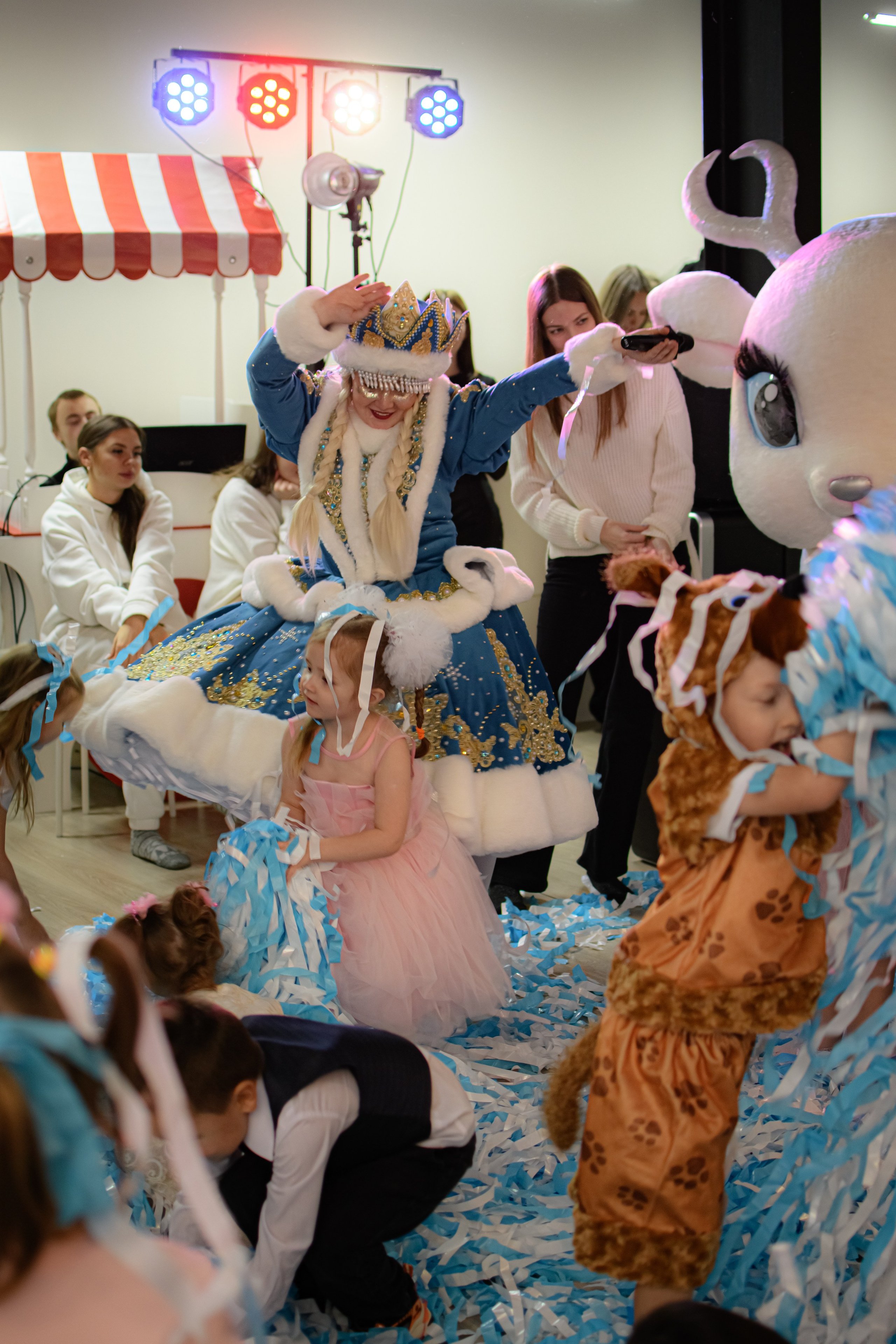 HAPPY NEW YEAR. Photokarish