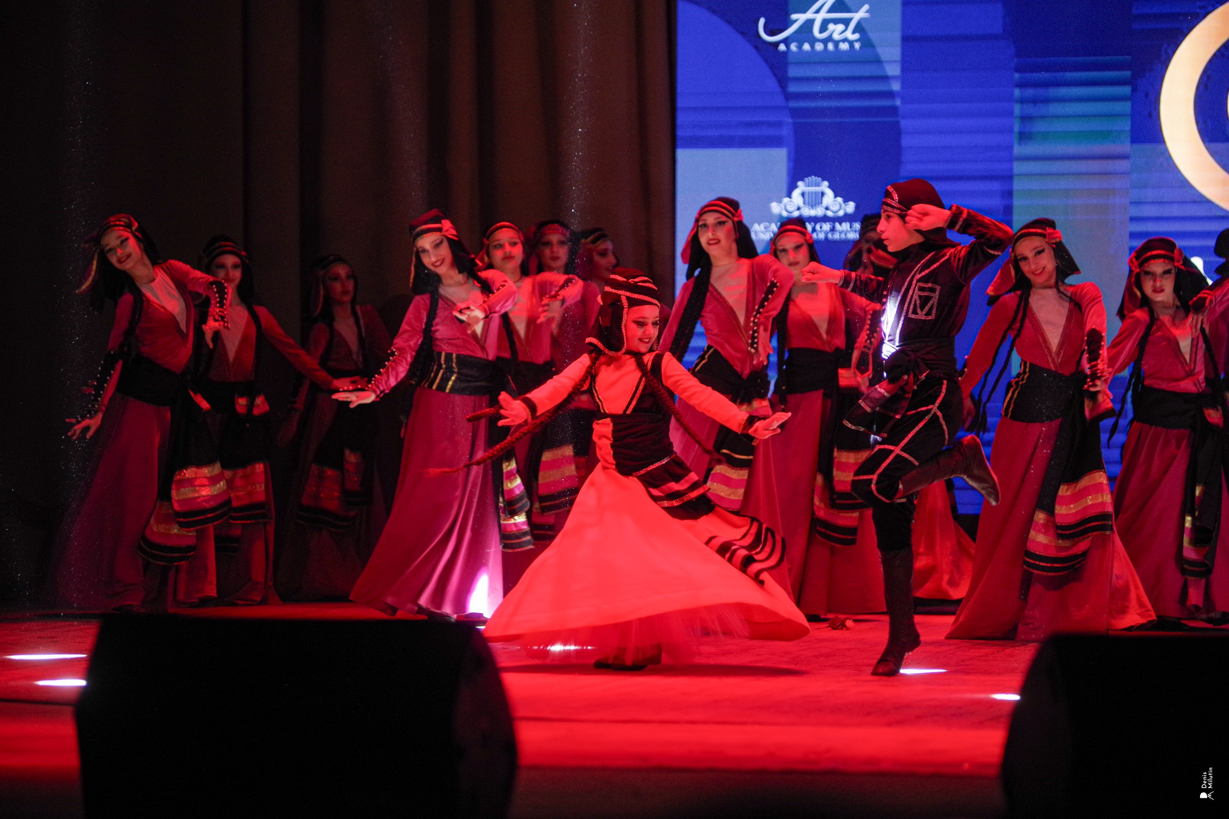 Танцы в Хоби. Портретный фотограф Денис Милютин