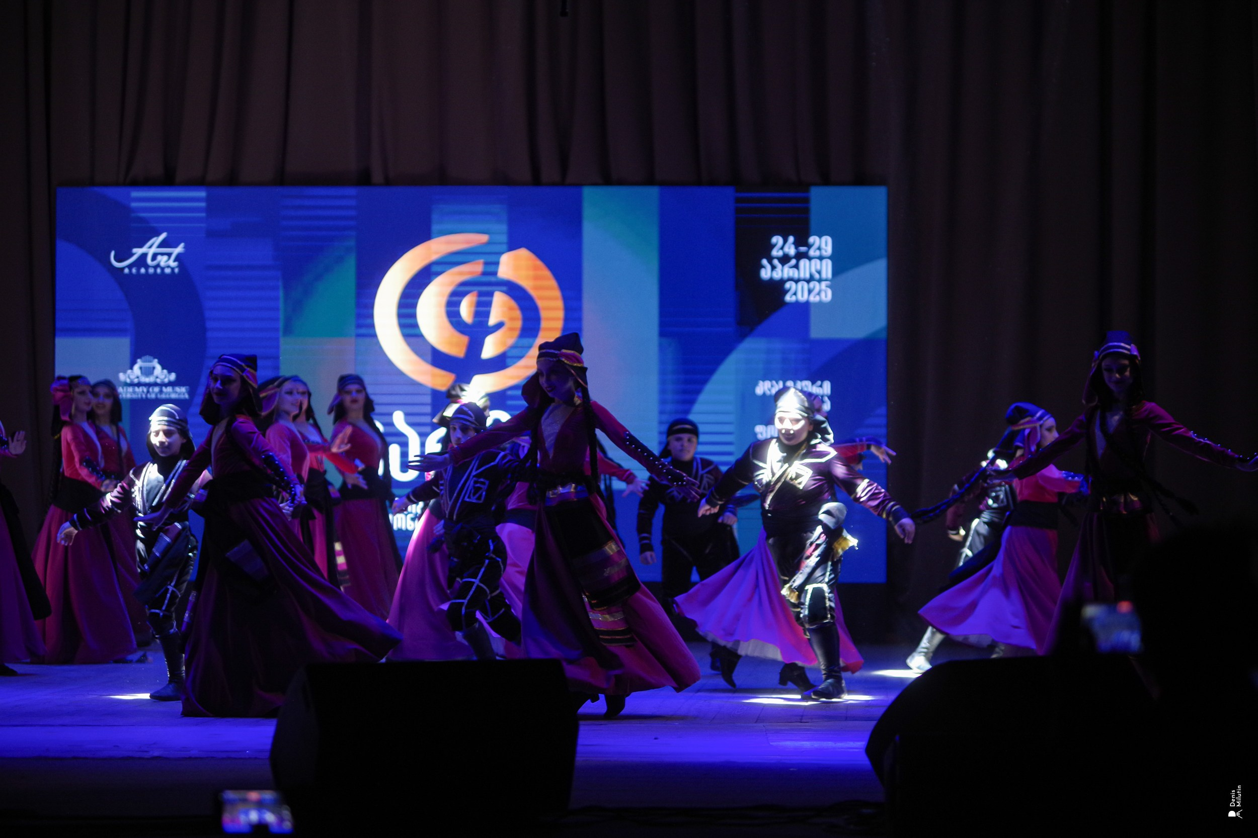 Танцы в Хоби. Портретный фотограф Денис Милютин