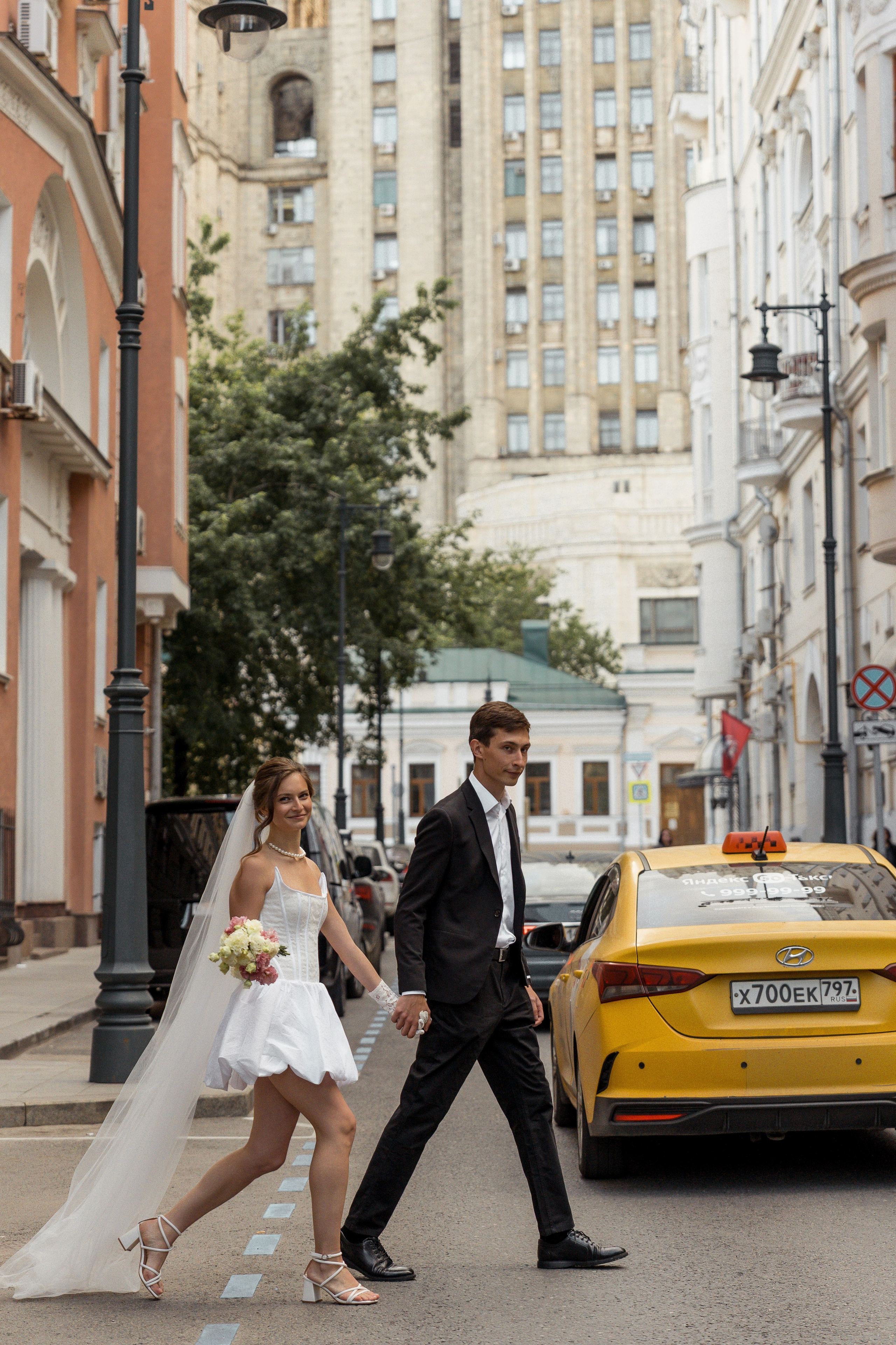 Свадебная прогулка в Москве в центре стритстайл