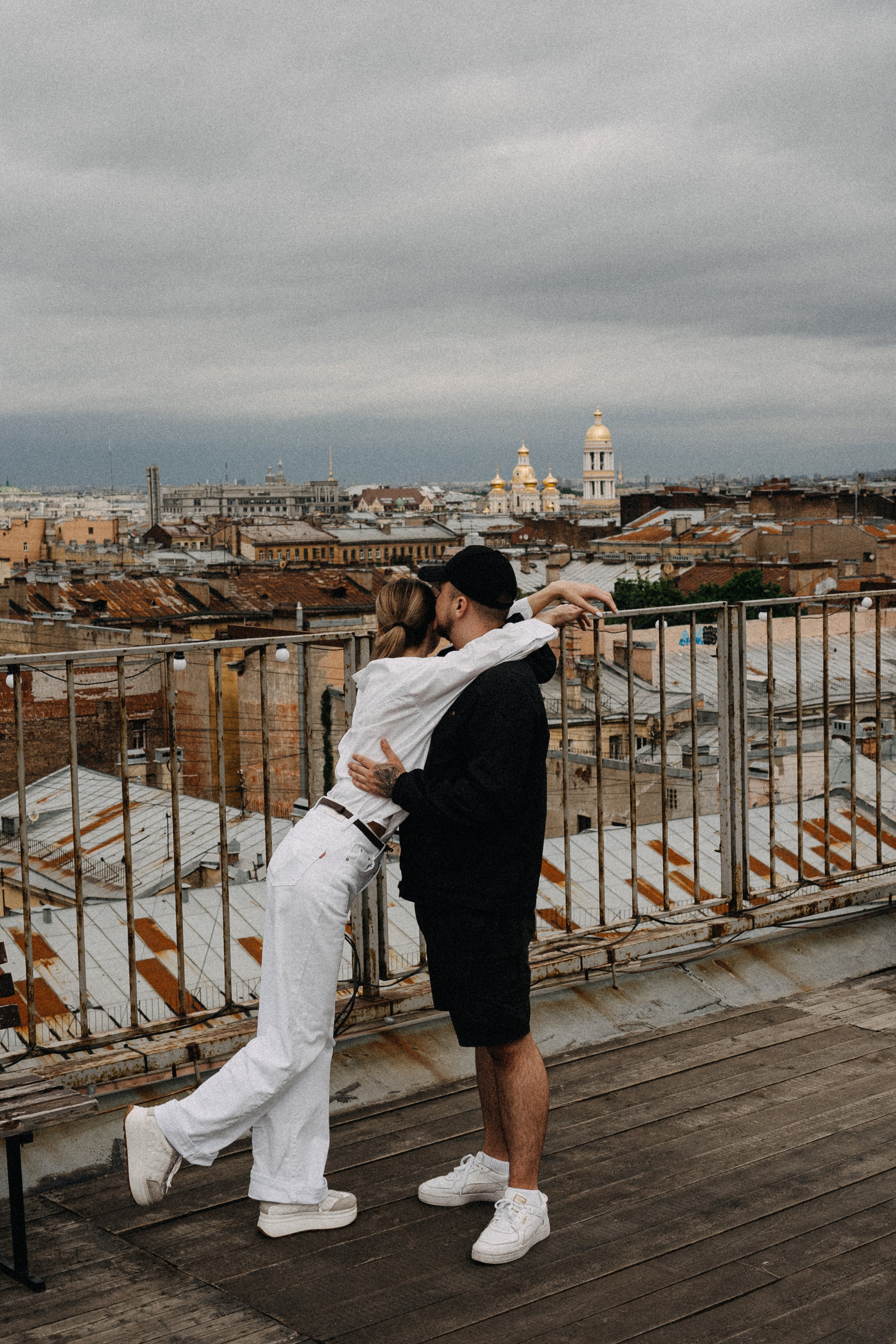 МЫ ГУЛЯЛИ ПРО КРЫШАМ ПИТЕРА. Профессиональный фотограф, Санкт-Петербург — Виктория Богомолова