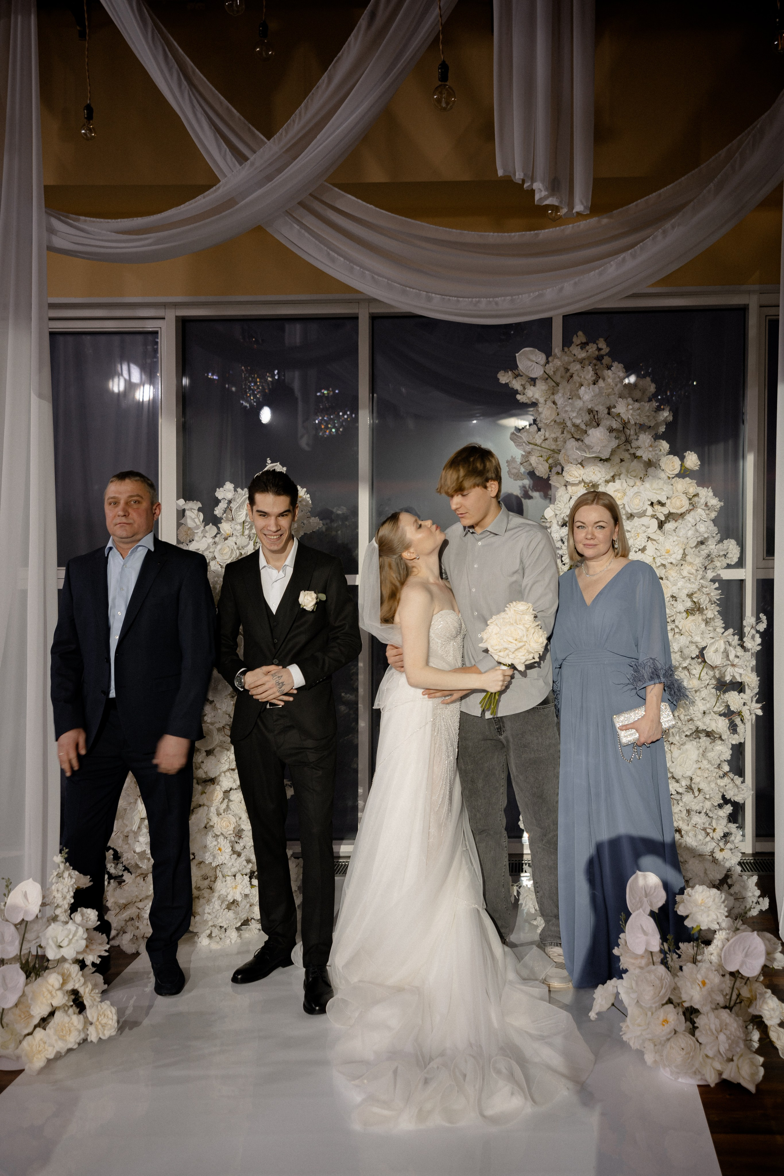 СВАДЕБНАЯ СЬЕМКА СБОРОВ В ОТЕЛЕ И ВЫЕЗД НА ЦЕРЕМОНИЮ (СНЯТО В СИБИРЕ В НИЖНЕВАРТОВСКЕ). Профессиональный фотограф, Санкт-Петербург — Виктория Богомолова