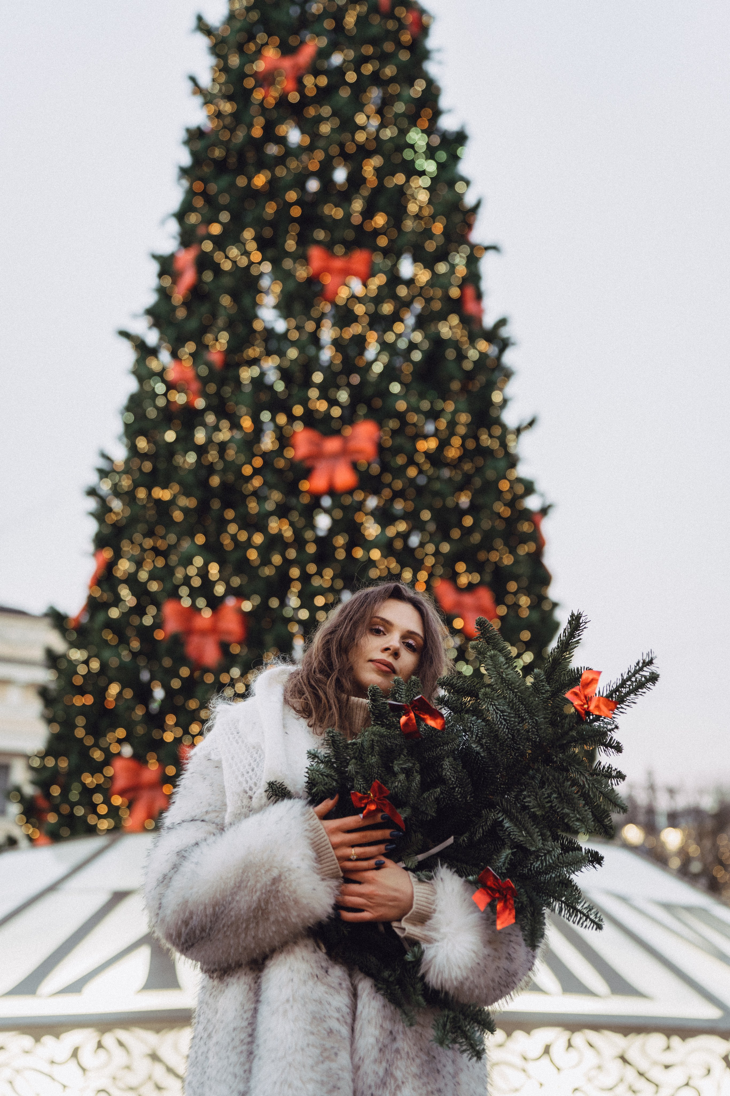 ПРОГУЛКА НА МАНЕЖНОЙ ПЛОЩАДИ ДЛЯ ДЕВУШКИ ПЕРЕД НОВЫМ ГОДОМ (НОВОГОДНЯЯ ФОТОСЕССИИЯ НА МАНЕЖНОЙ ПЛОЩАДИ). Профессиональный фотограф, Санкт-Петербург — Виктория Богомолова