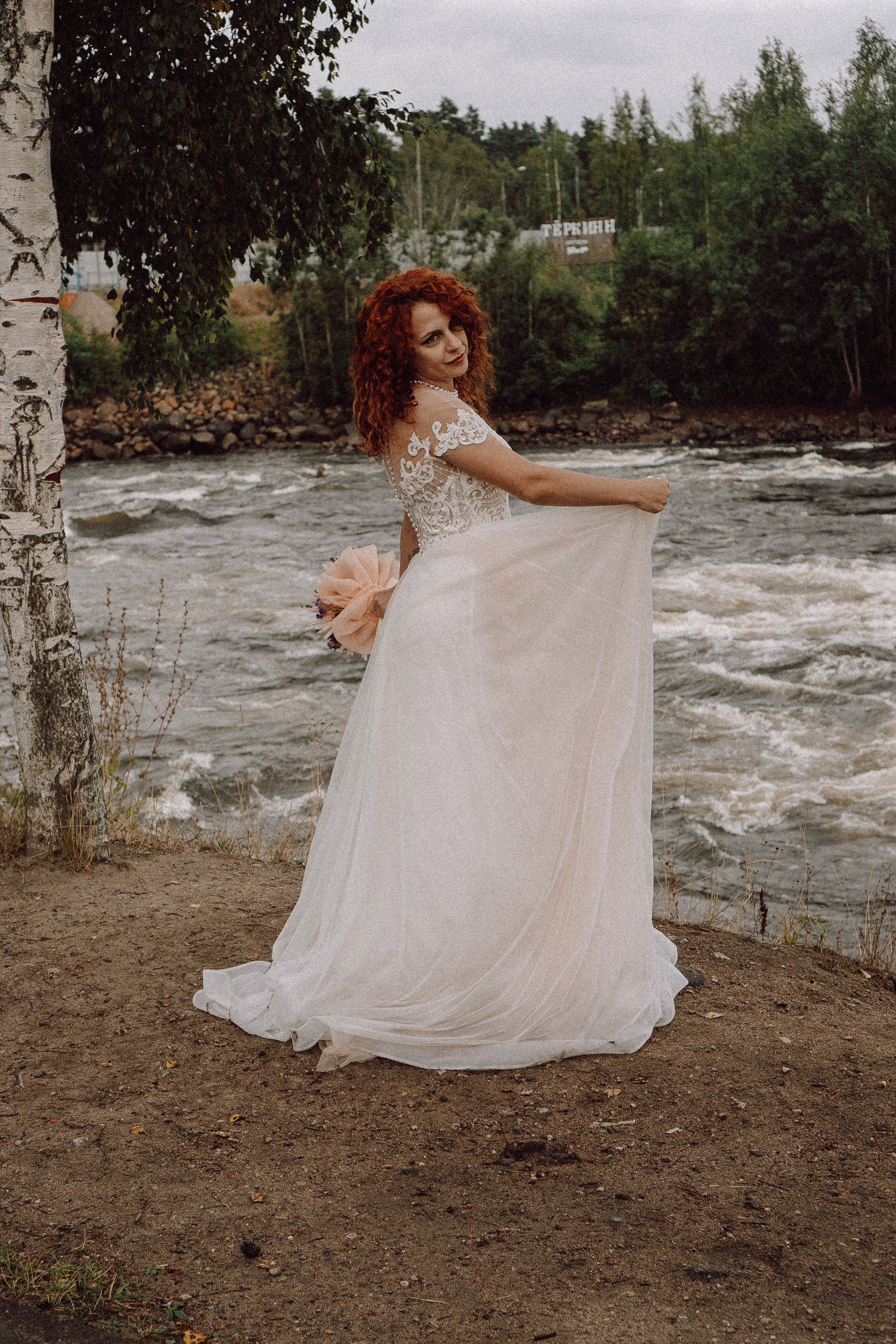 СВАДЕБНАЯ ФОТОСЕССИИЯ ПАРЫ В ГОРОДЕ ПРИОЗЕРСК В СОСНОВОМ ЛЕСУ И С ПИКАПОМ. Профессиональный фотограф, Санкт-Петербург — Виктория Богомолова