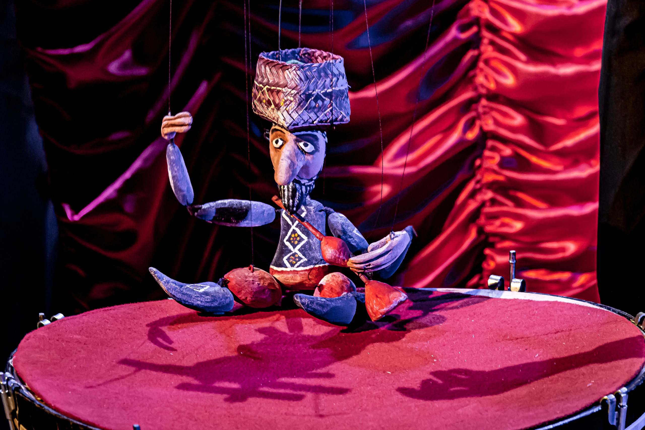 Цирк из Саквояжа спектакль театра САКВОЯЖ. Фотограф в Сочи Юрий Шептаев