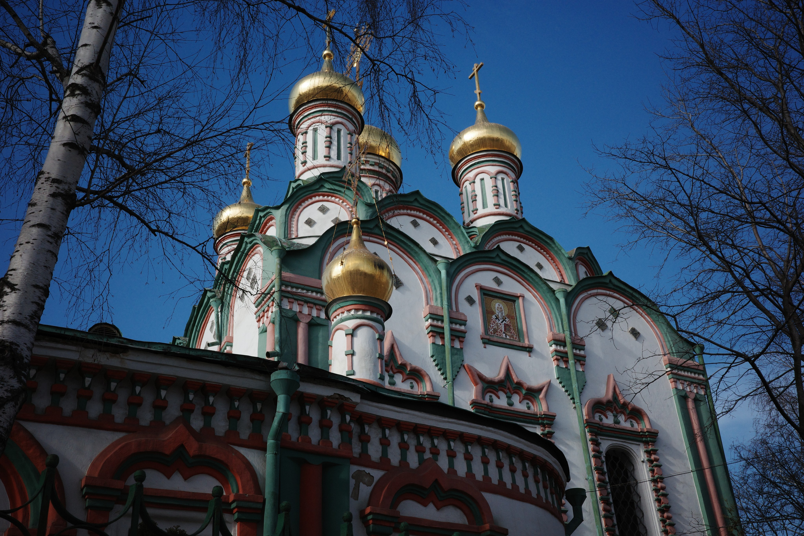 #45: Фрунзенская набережная / март 2026. Проект «Фотокладовка»: блог уличной фотографии в формате street photo