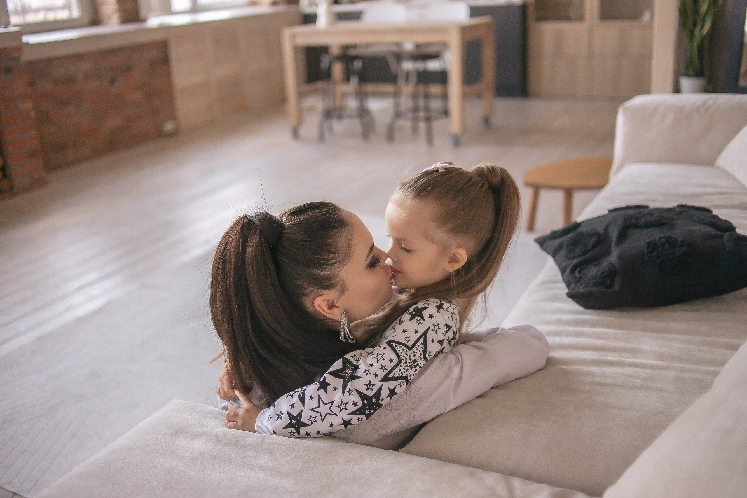 Дарья и Милана. Мама и малышка. Фотограф Регина Крикунова г. Красноярск