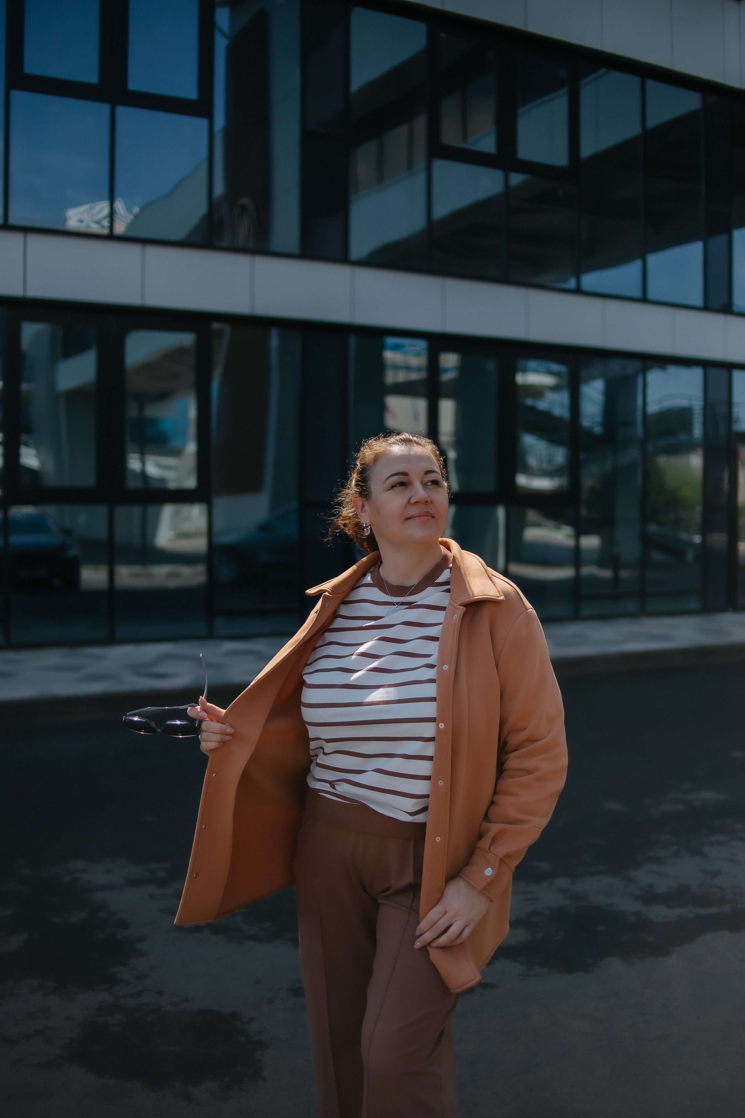 Ольга. Съёмка с автомобилем. Фотограф Регина Крикунова г. Красноярск