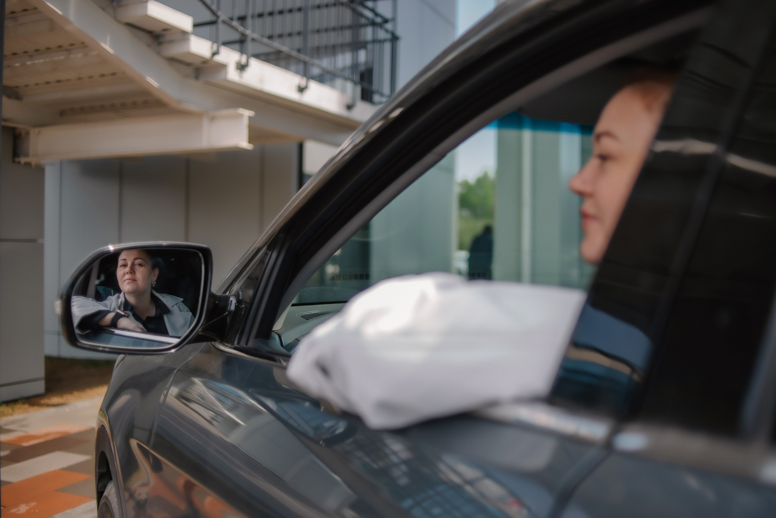 Ольга. Съёмка с автомобилем. Фотограф Регина Крикунова г. Красноярск