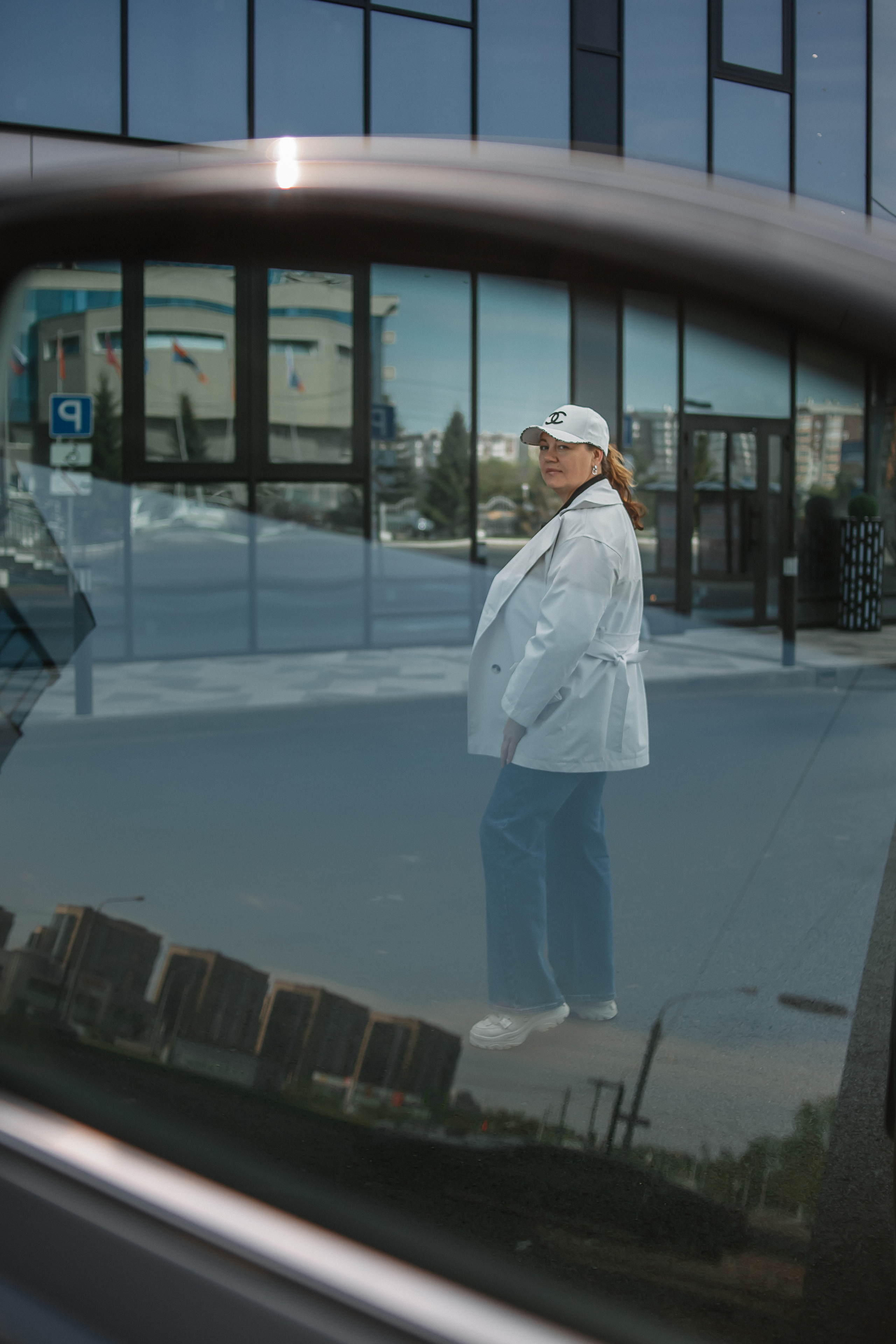 Ольга. Съёмка с автомобилем. Фотограф Регина Крикунова г. Красноярск