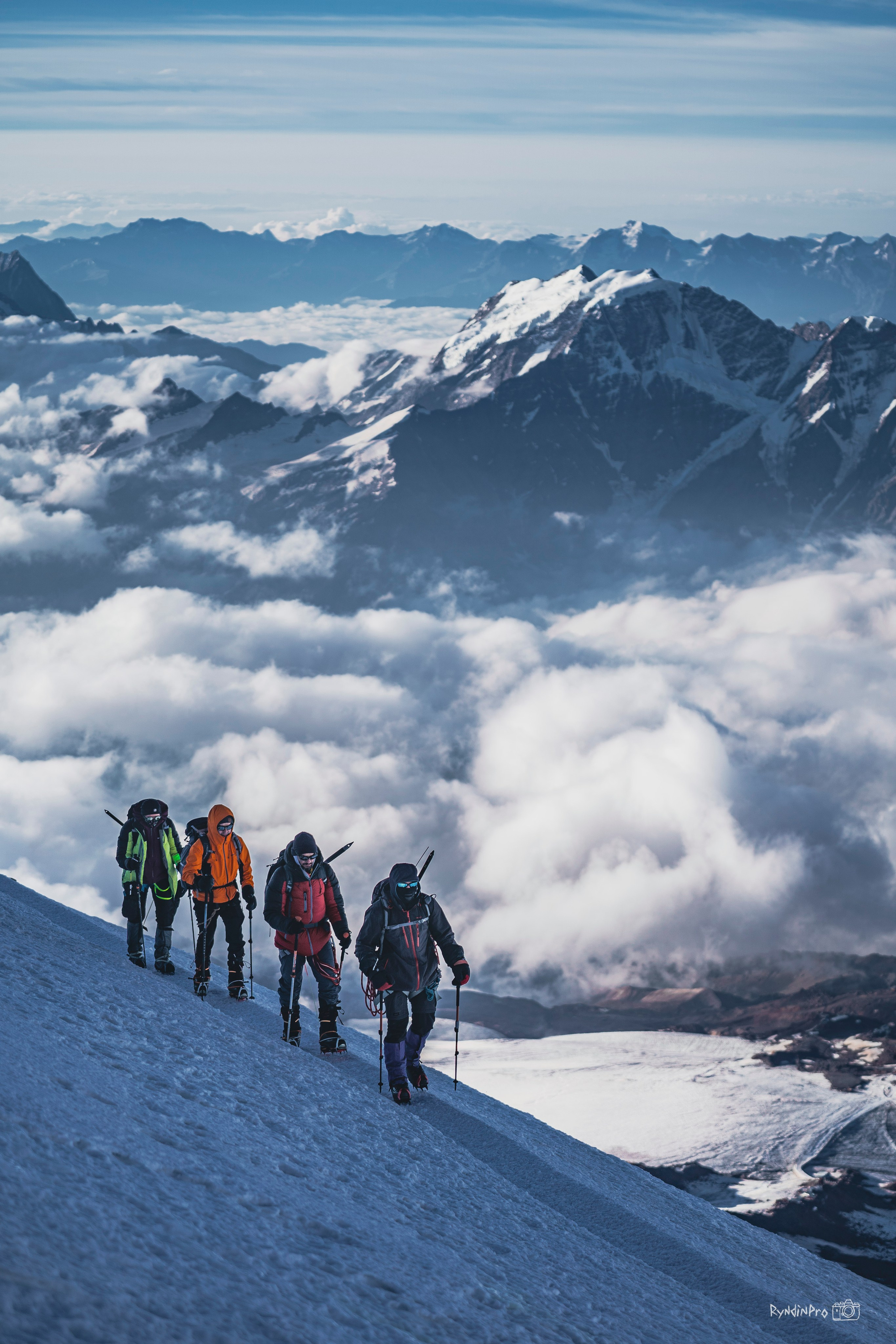 Восхождение на Эльбрус 26 августа 2023 Стремление. Репортажный фотограф в Краснодаре Рындин Дмитрий