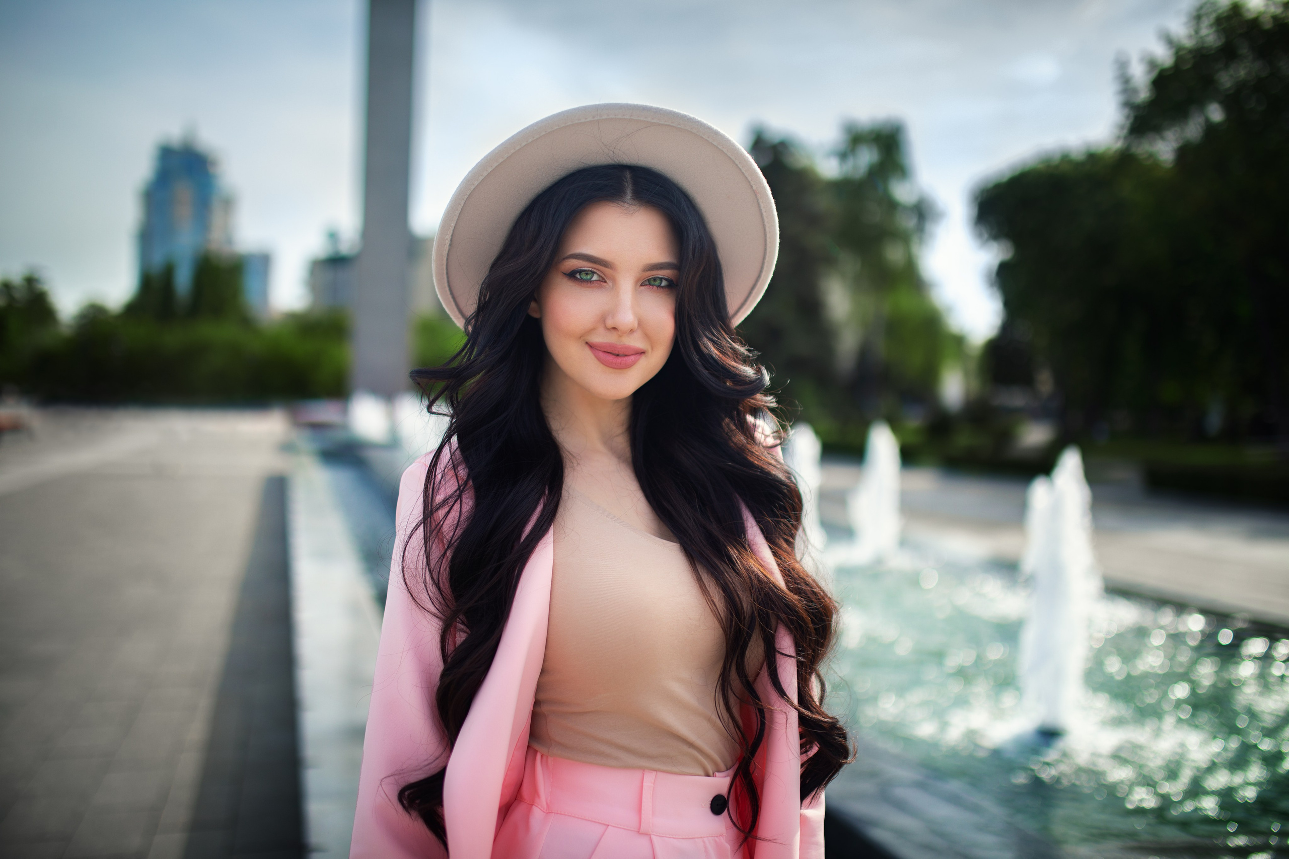 Фотосет с Кристиной в студии на циклораме и на улице города в формате для «себя»