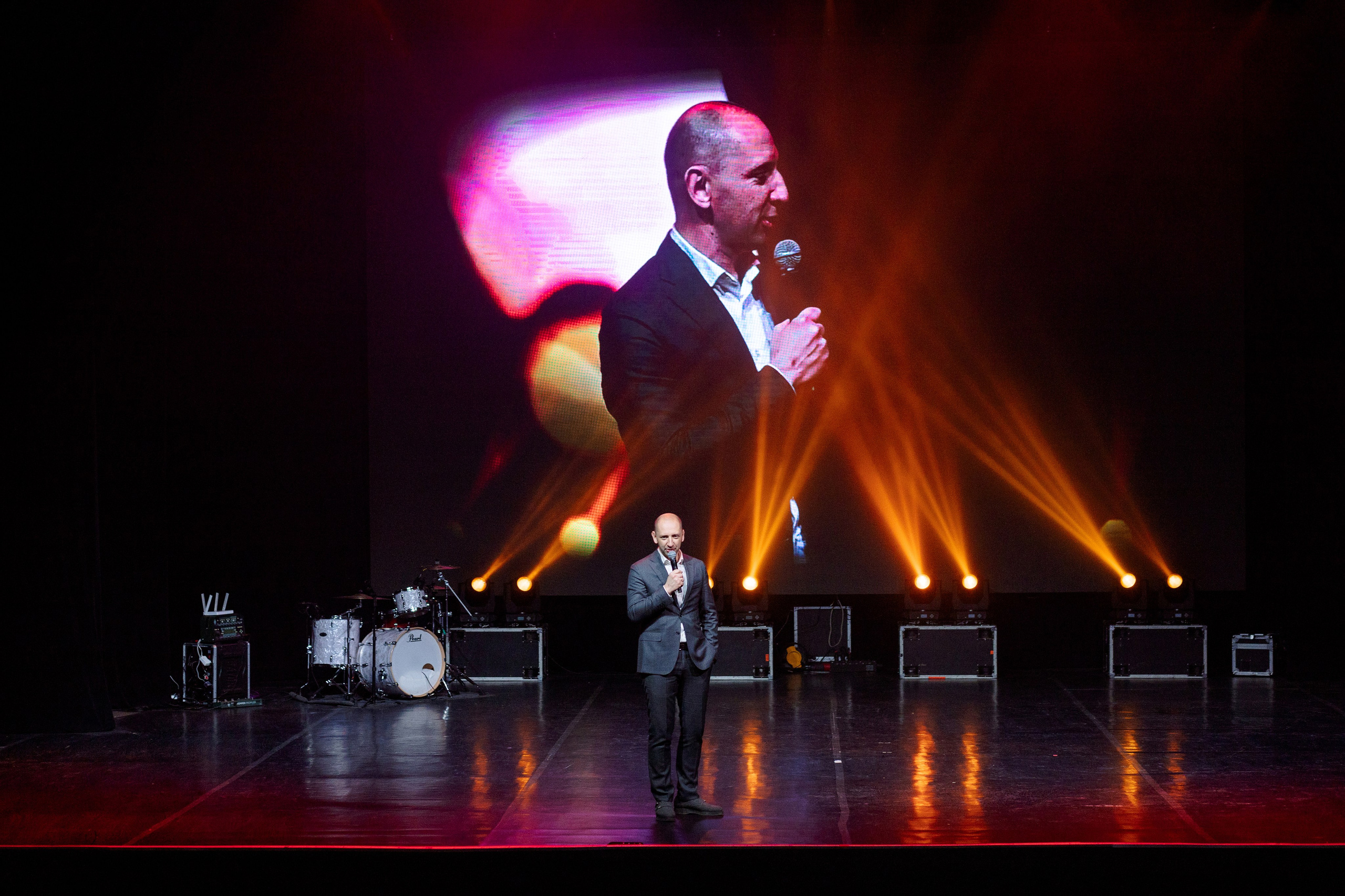 РЕПОРТАЖ: НОВЫЙ ГОД В ДК МЕТАЛЛУРГ. Профессиональный фотограф в Ижевске Леша Петров