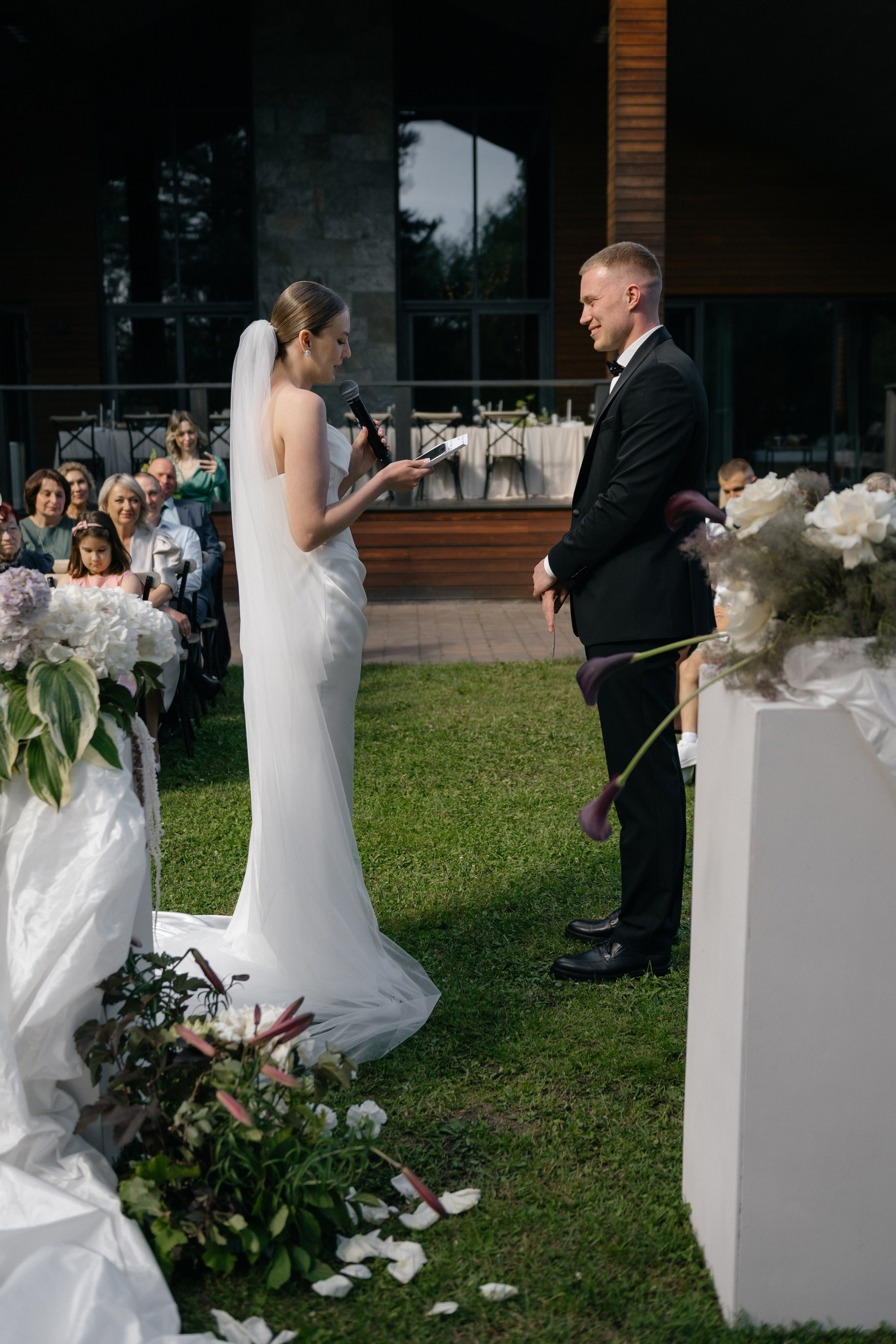 Wedding day in DELICE CHALET. Wedding PHOTOGRAPHER Andrew Vnukov