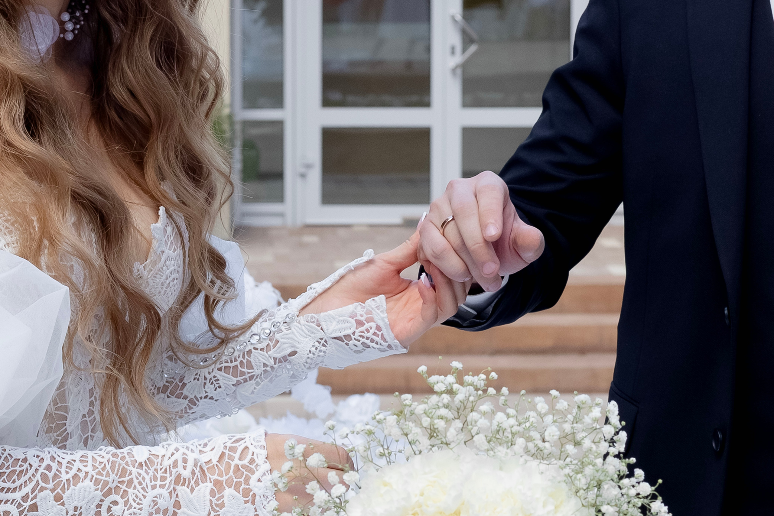 Торжественная регистрация в ЗАГСе. Свадебный фотограф Александра Попова