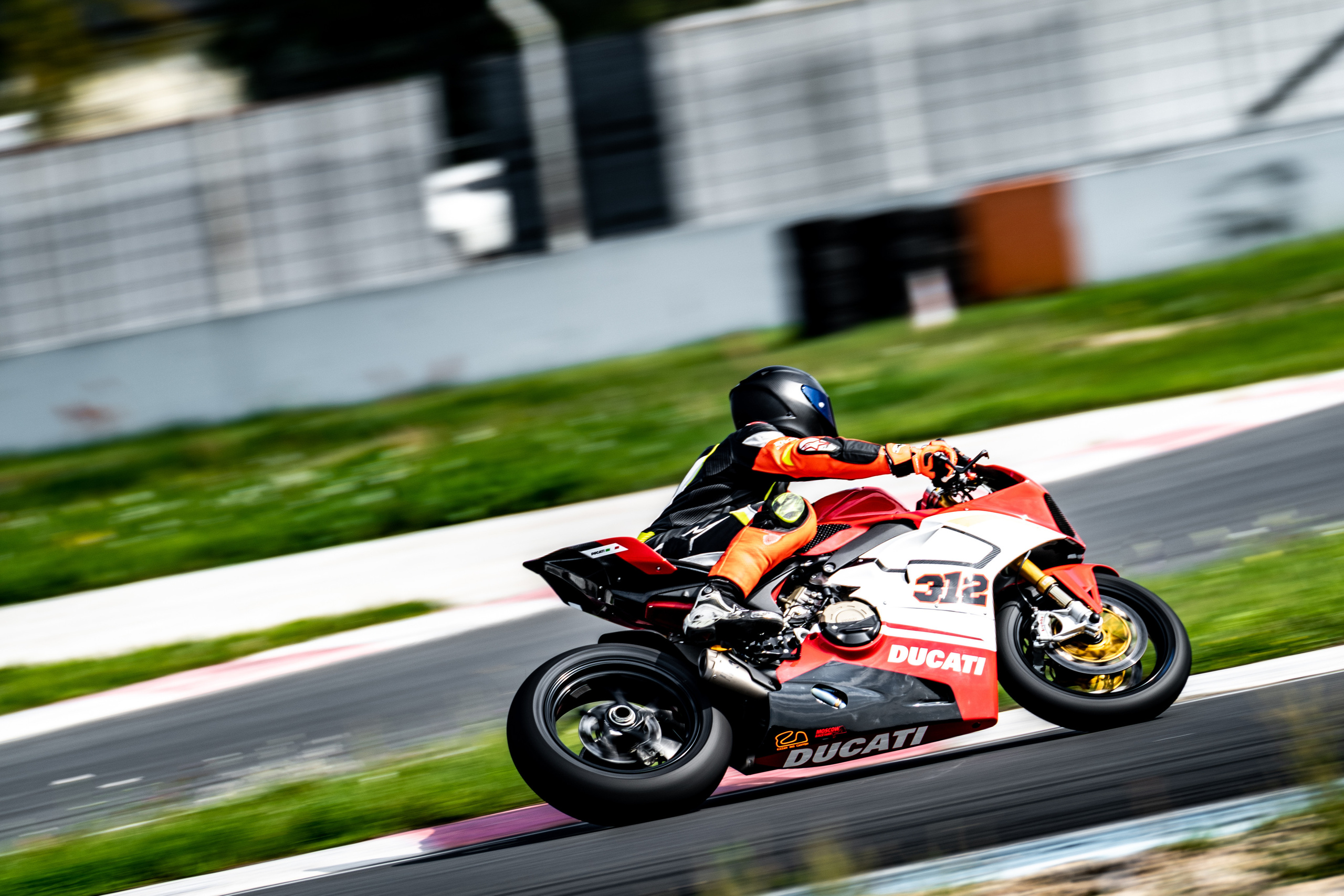 Cars & bikes. Photographer Igor Orishich