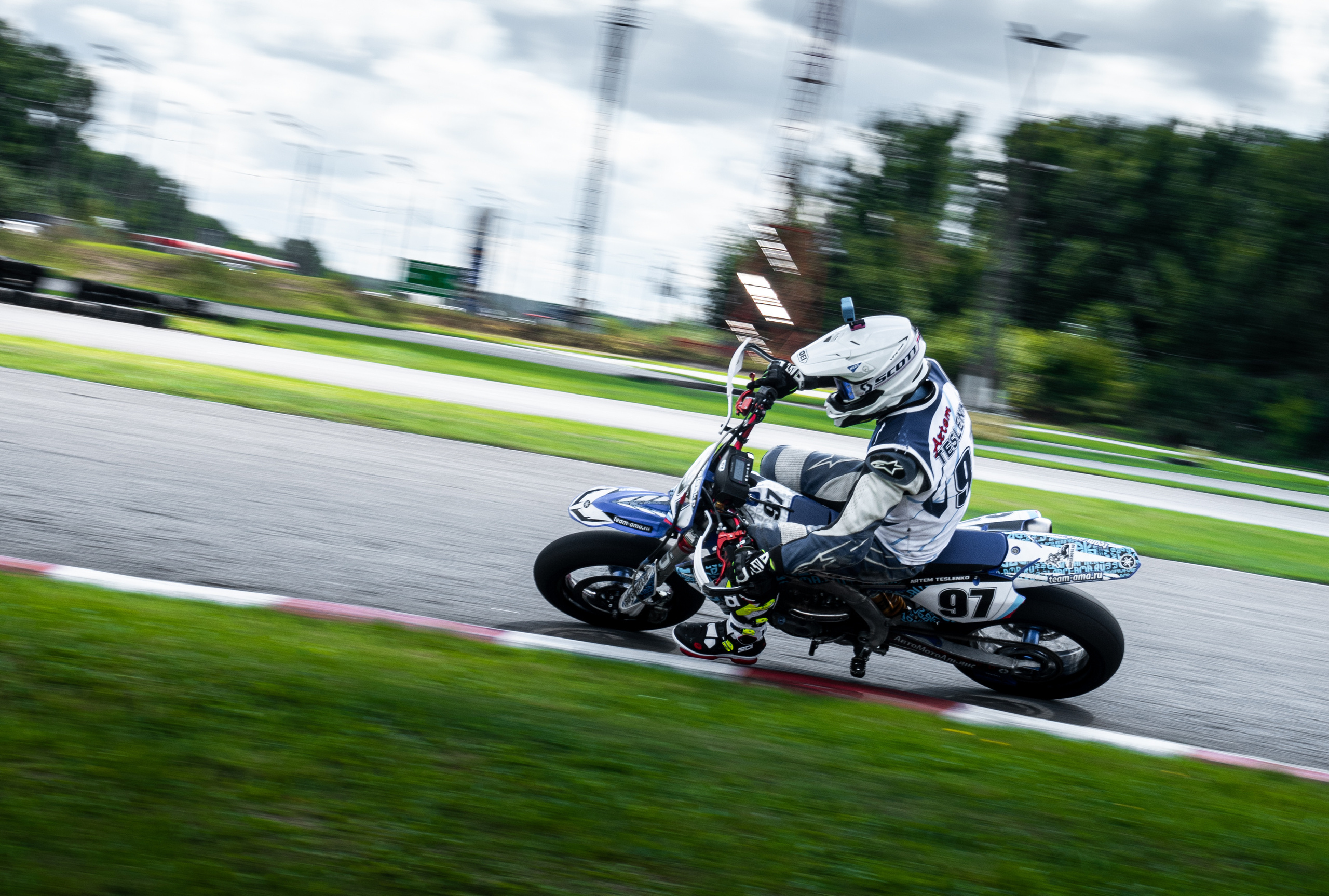 Cars & bikes. Photographer Igor Orishich