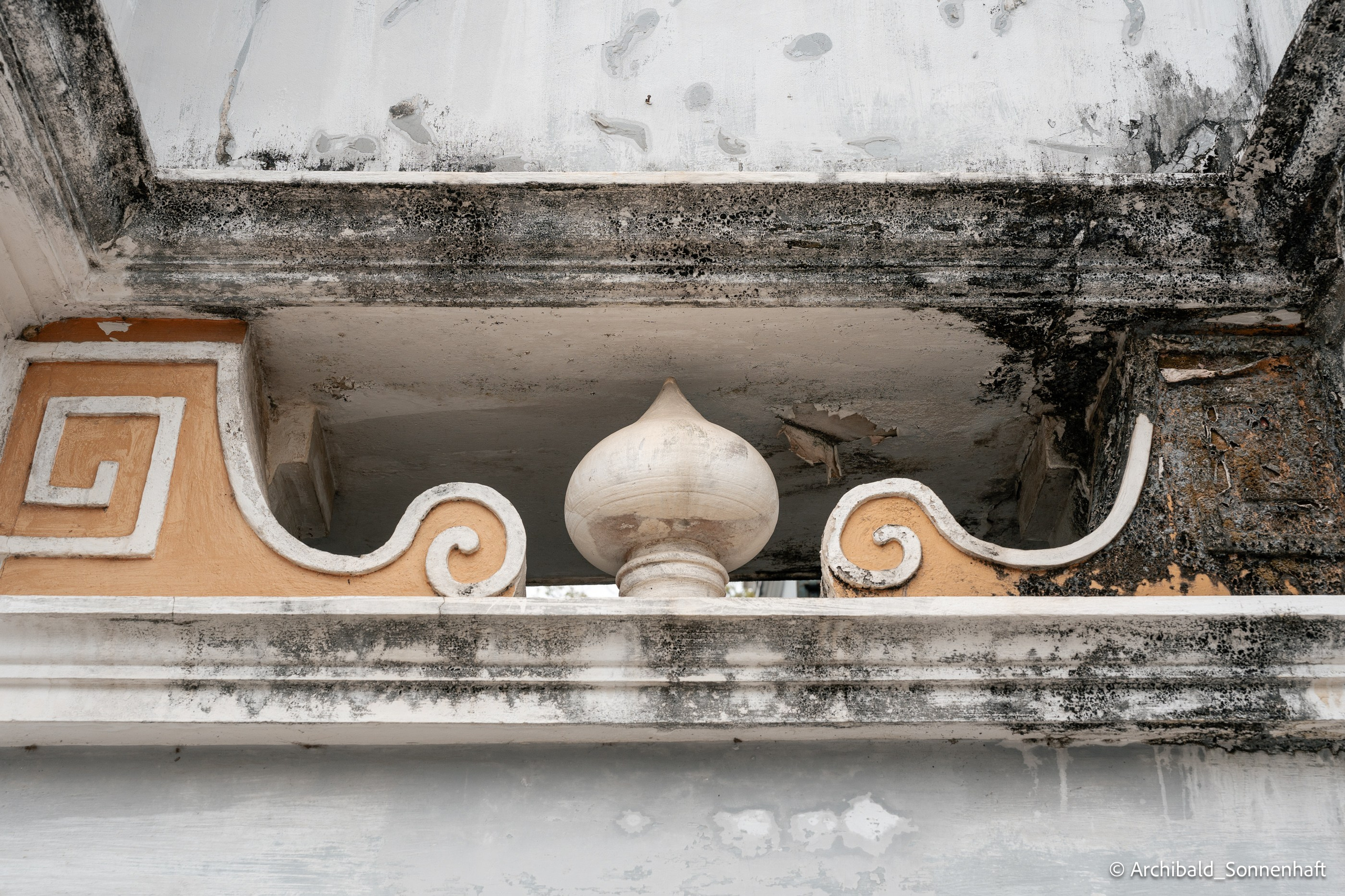 Diaolou in Kaiping. Photographer in Guangzhou, China. Archibald Sonnenhaft