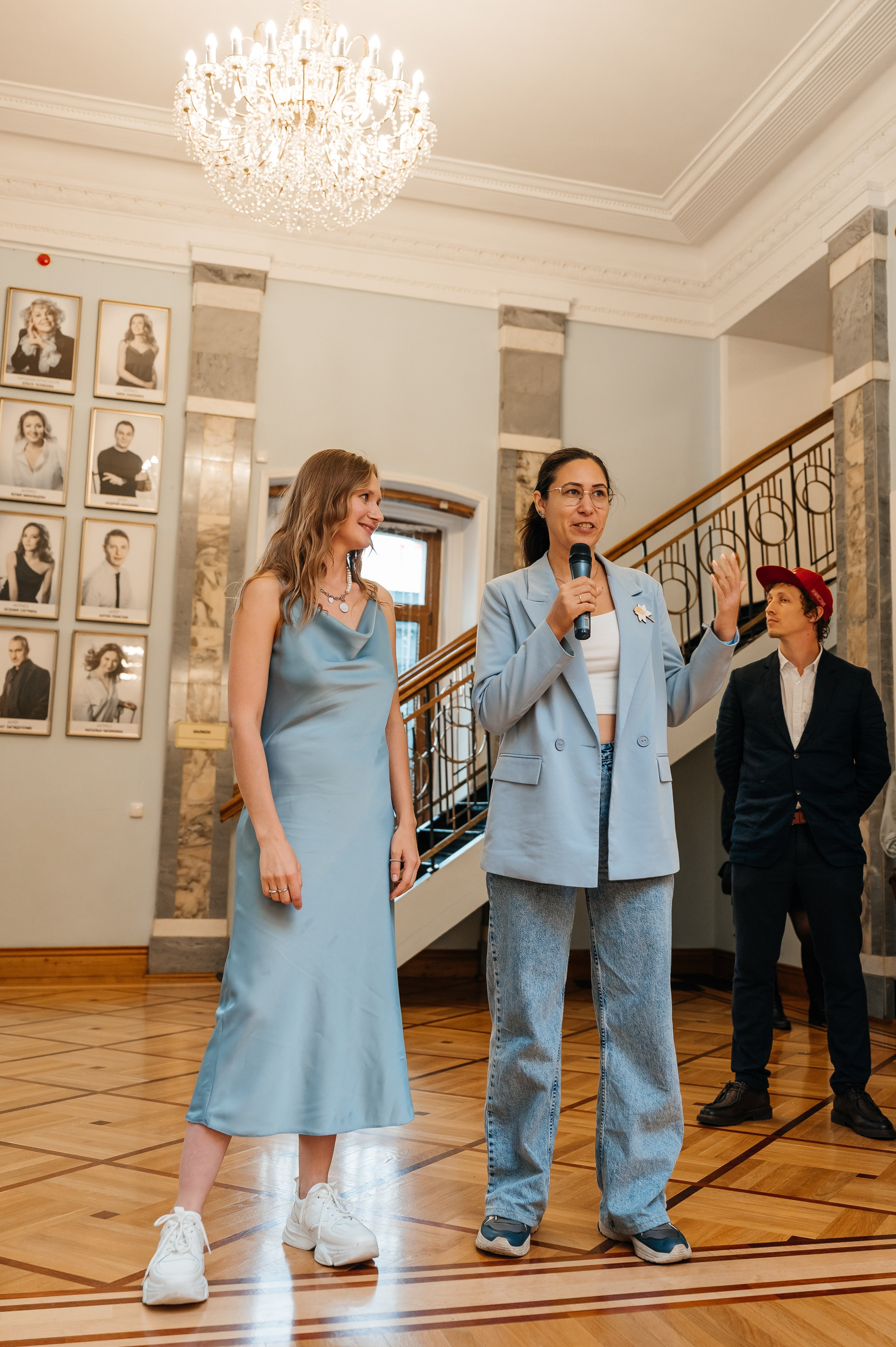 Открытие выставки Кати Васильевой в Молодежном театре. Wedding and family photographer USA