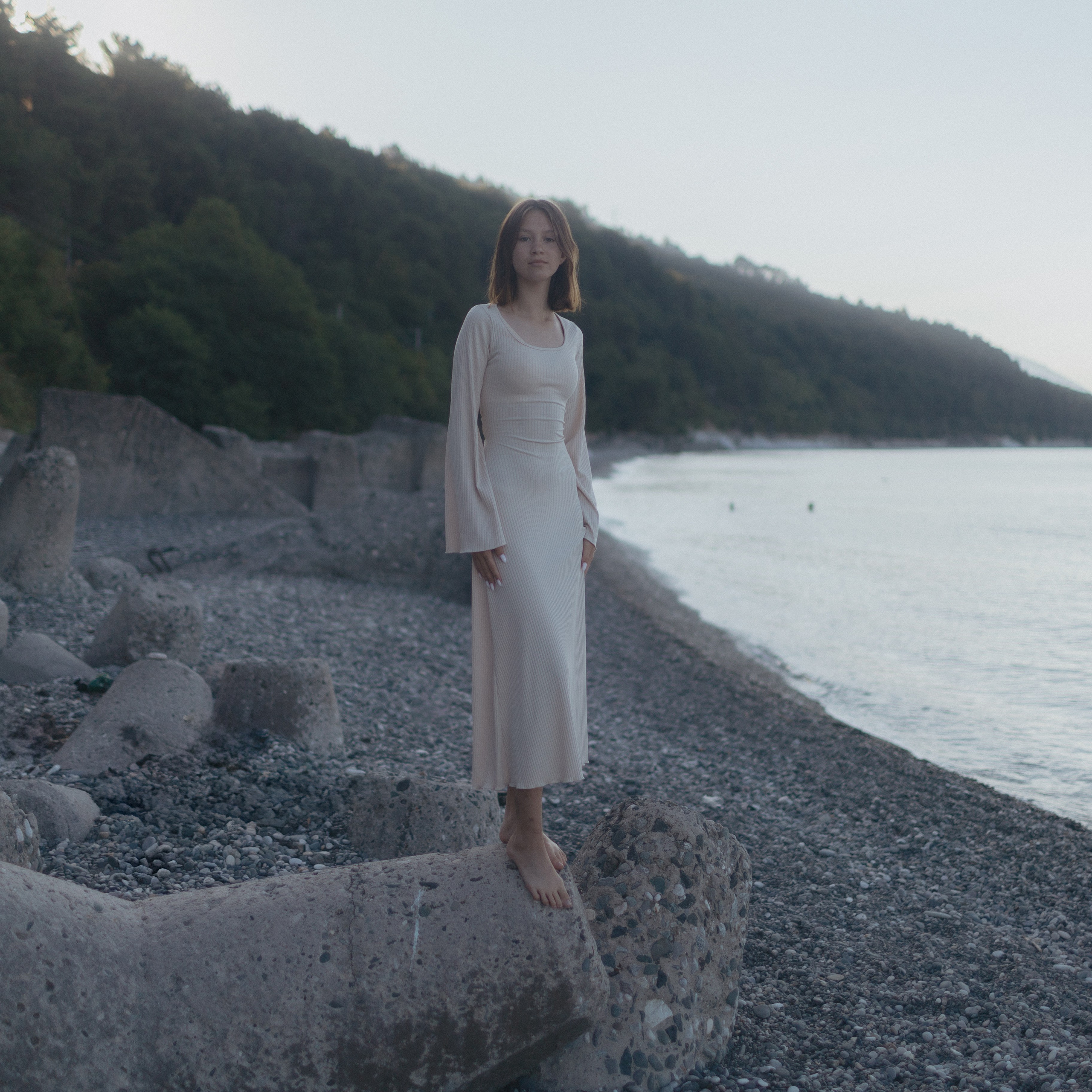 Дикий пляж в Гагре 6т. RetroChic Фото