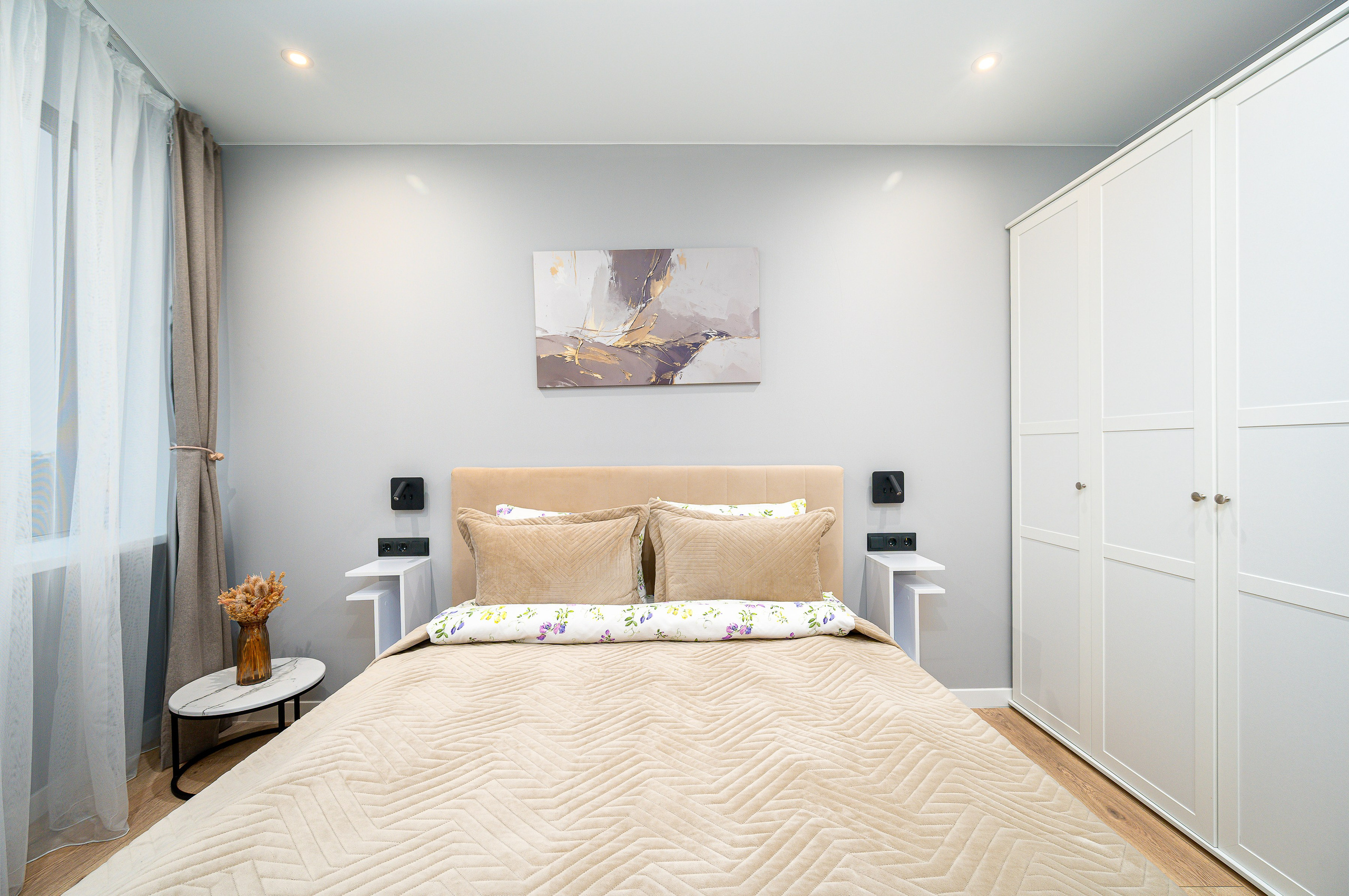 Номер под аренду в Glorax. Интерьерный фотограф. Фото- видеосъемка недвижимости Санкт-Петербург