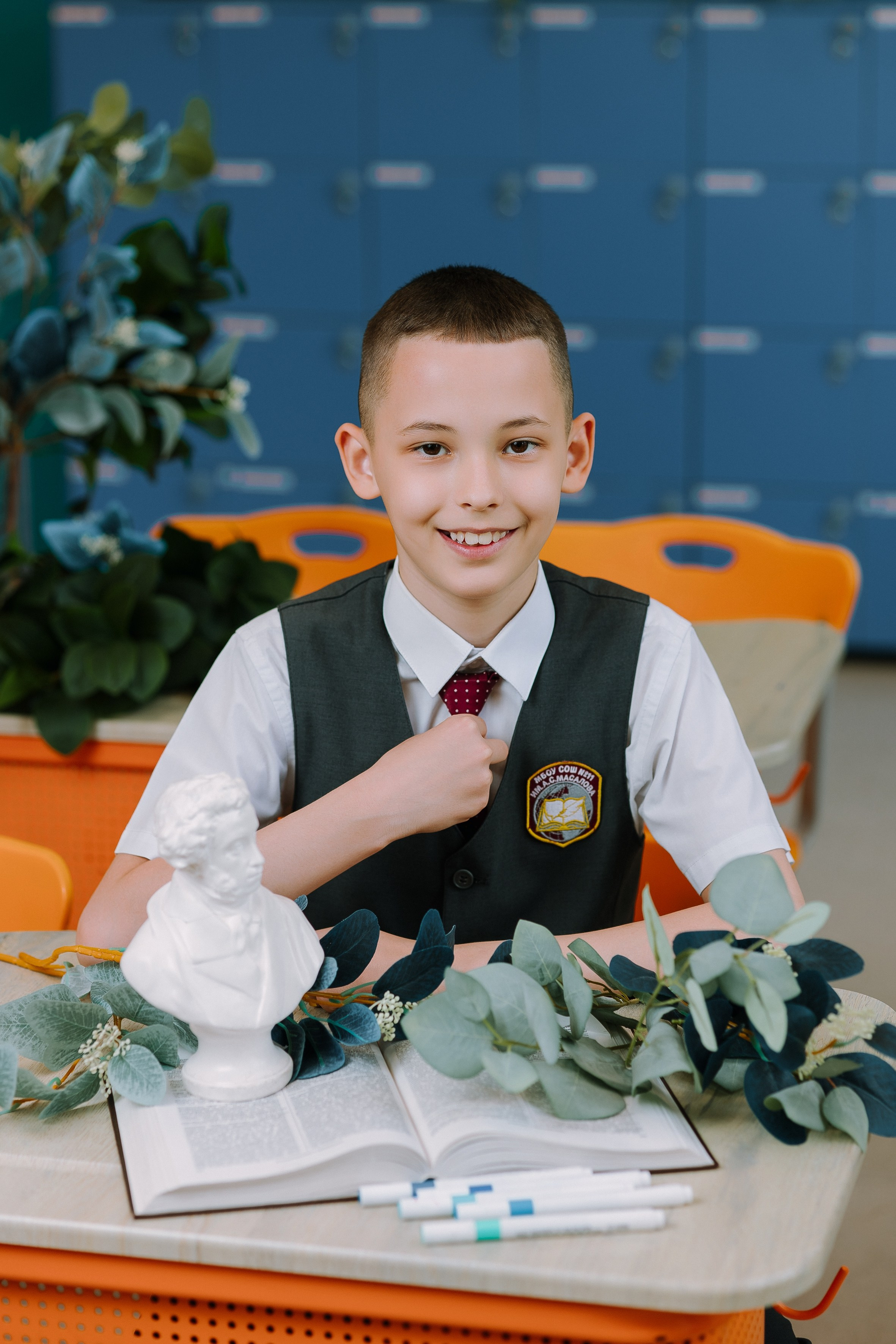 Портреты за партой в классе- Весна. Выпускные альбомы Натальи Бутко: Новороссийск, Анапа, Геленджик