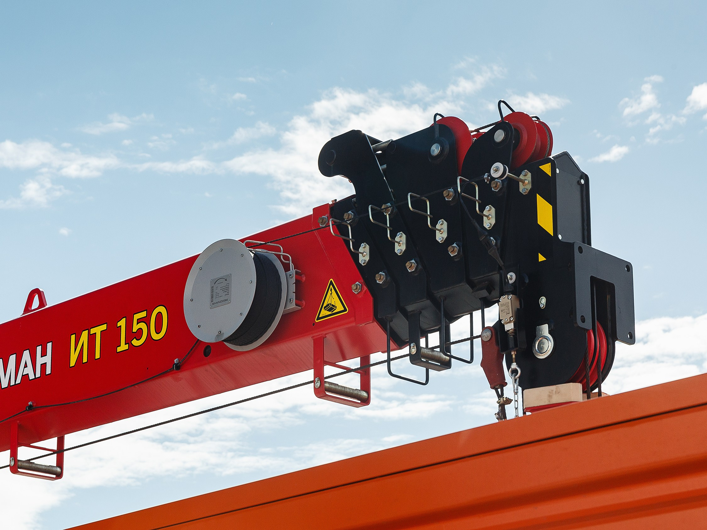 Автомобильный фотограф в СПб. Репортажная фотосъёмка в Санкт-Петербурге. Фотограф на мероприятие: выставки, презентации, автогонки. Фото для сайта, отчётов и публикации в сми. Профессиональный фотограф Сергей Пушкин. Промышленная фотосъёмка. Автопром. Фотосъёмка авто и спецтехники. Профессиональные фото большегрузов.