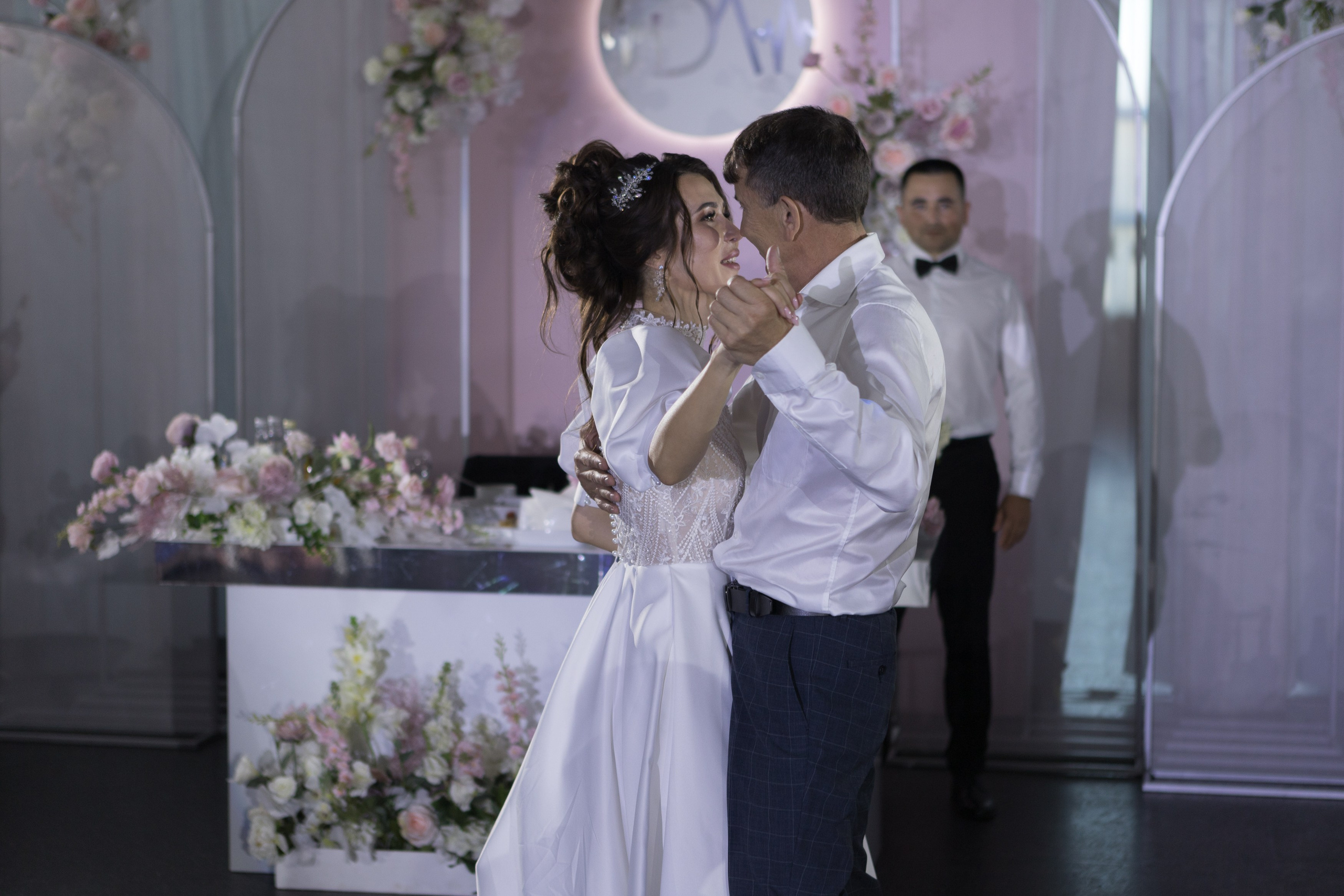 Свадебный фотограф Уфа — Руслан ГабдлисламовЖивые эмоции, красивые кадры, воспоминания на всю жизнь.Работаю по всей Республике Башкортоста. Свадебный фотограф Уфа Руслан Габдлисламов