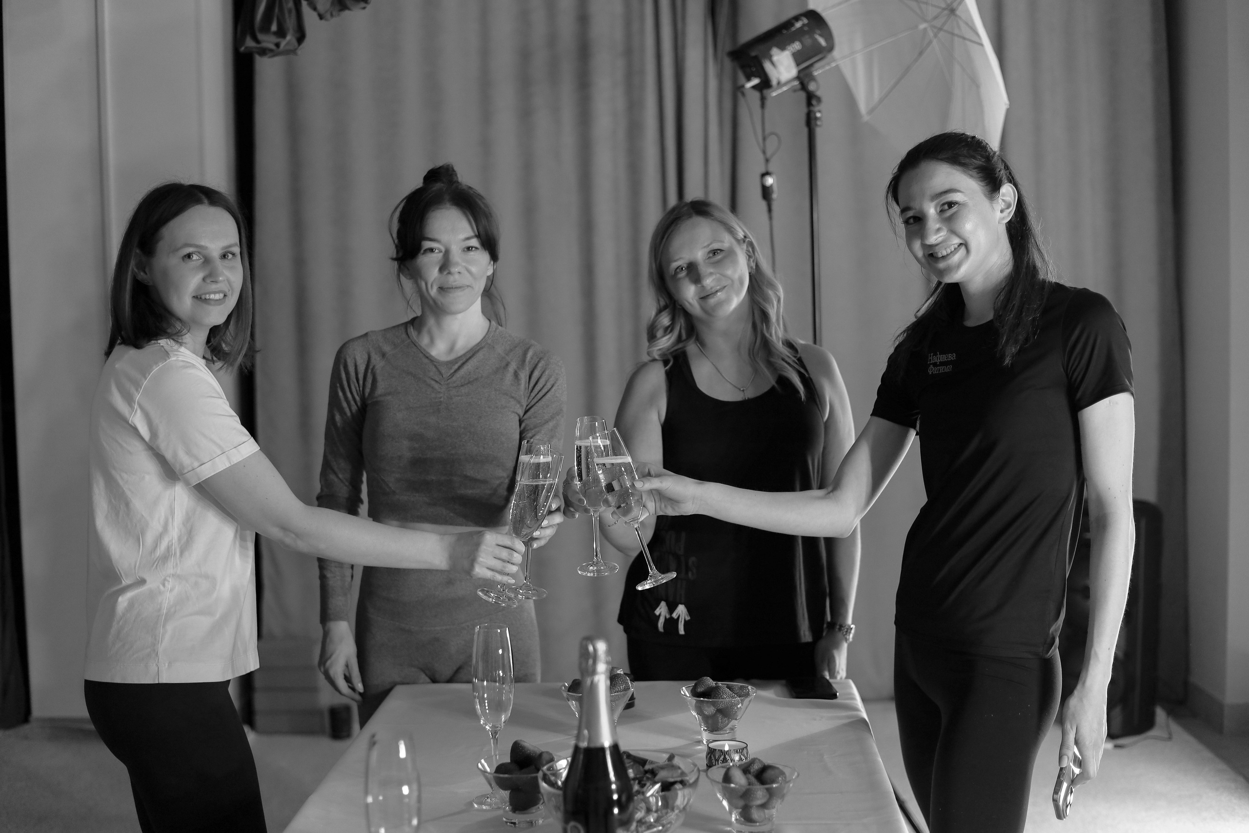 Арт-терапия + аэройога. Фотограф Надршина Лилия