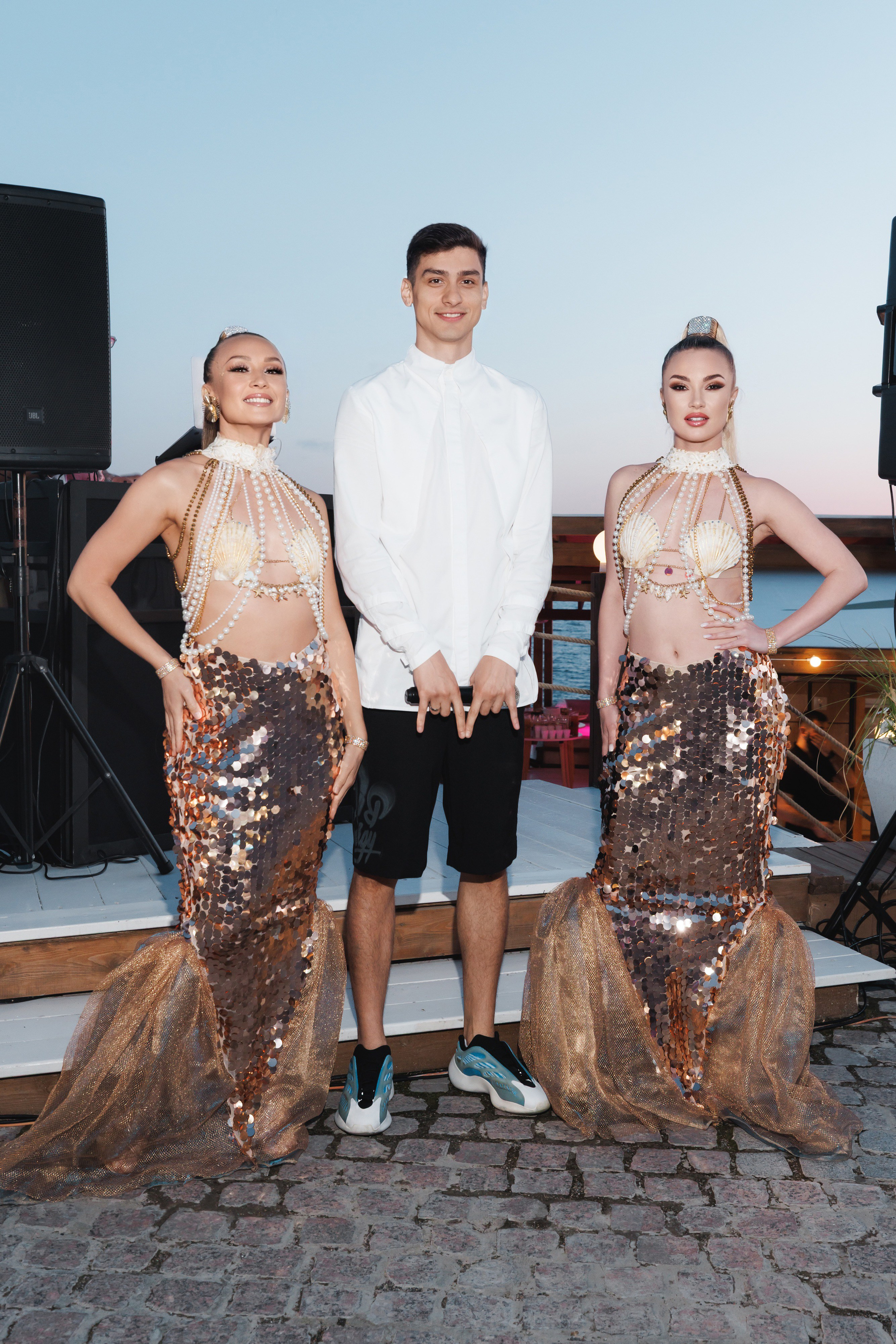 TROPICAL DISCO BIRTHDAY PARTY